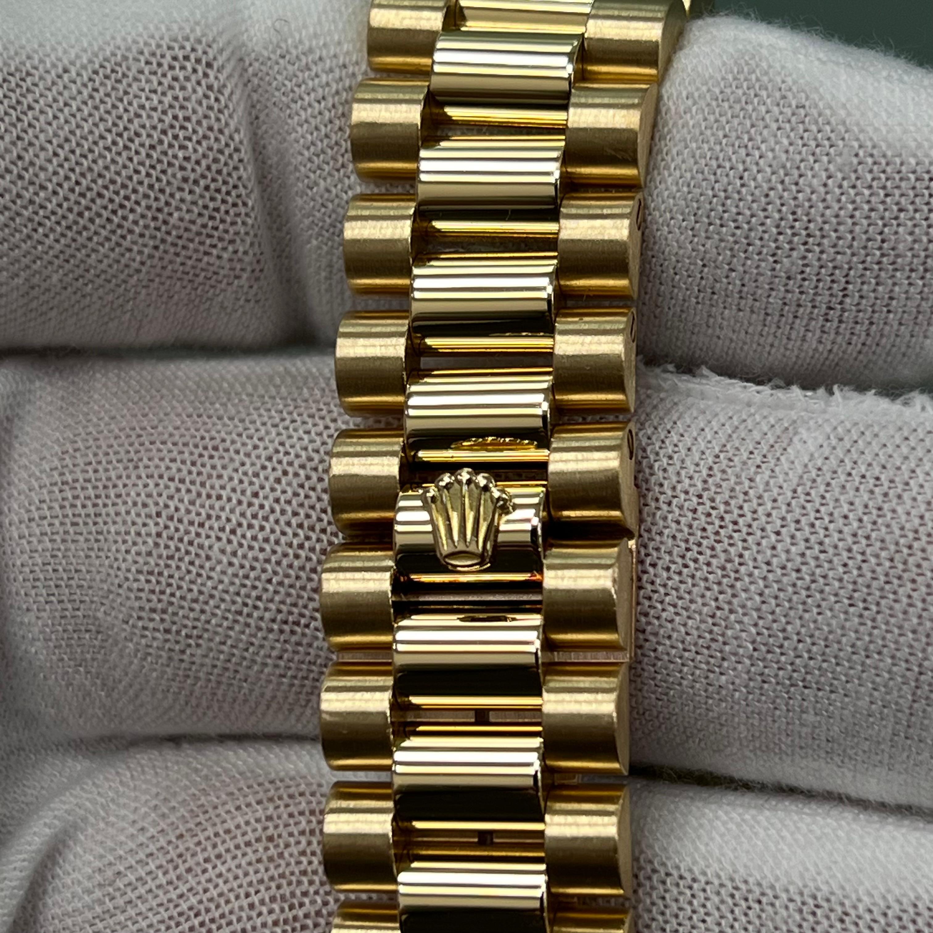 Rolex Day Date President 18138 Factory Diamond Dial Bezel & Lugs 18K Yellow Gold For Sale 2