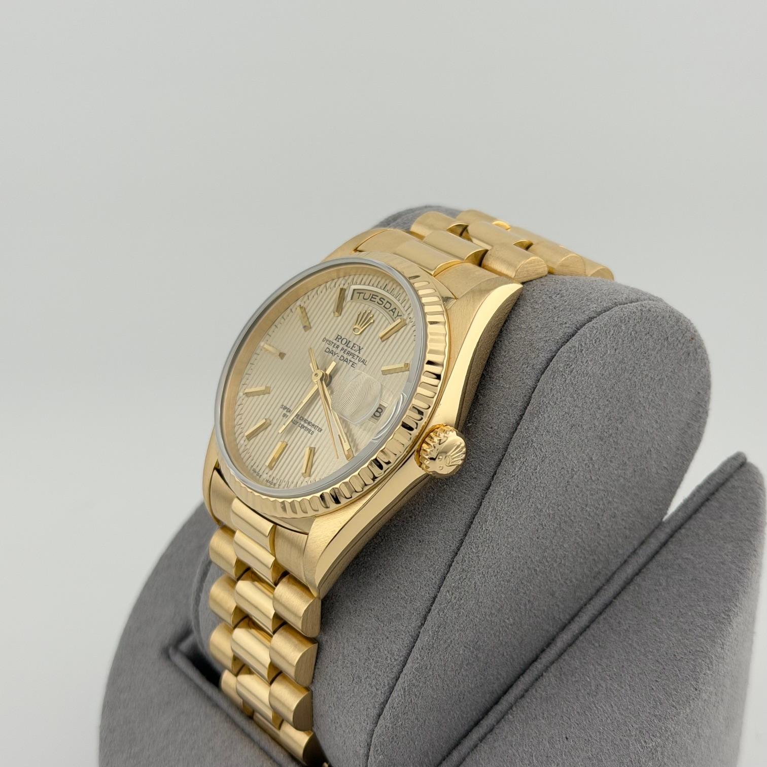 Rolex Day Date President 18238 36mm Champagne Tapestry Dial 18k Yellow Gold In condizioni buone in vendita a San Diego, CA