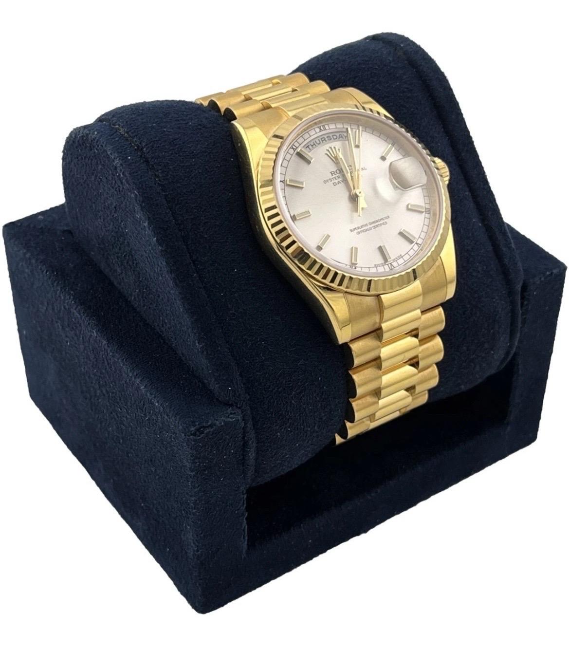 Rolex Day-Date President 18k Yellow Gold Sliver Dial Mens 36mm Watch '12+ 118238 In Good Condition For Sale In Boca Raton, FL