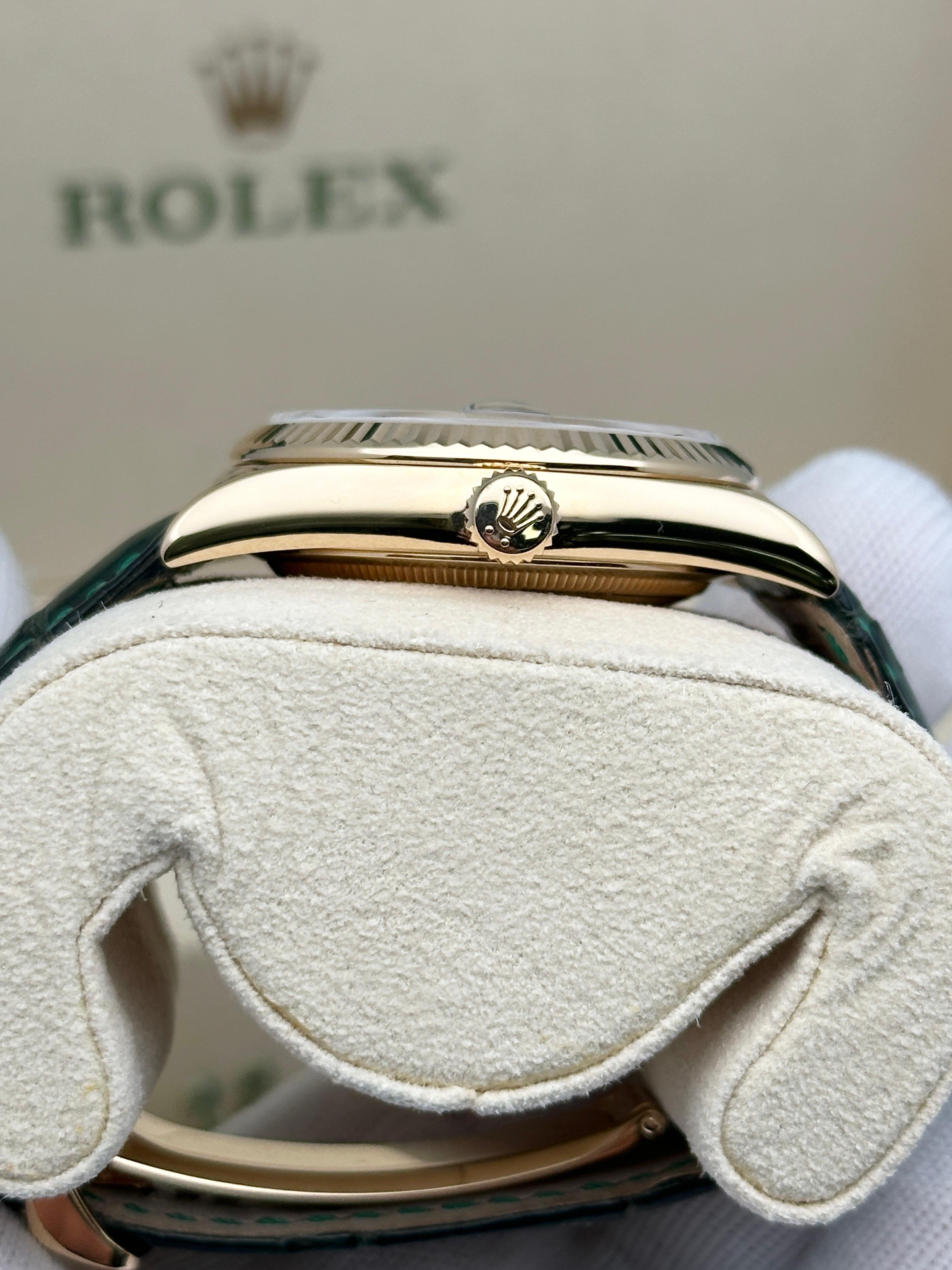 Rolex Day-Date President 36 18k Gelbgold Grünes Zifferblatt Luxusuhr 118138 im Angebot 1