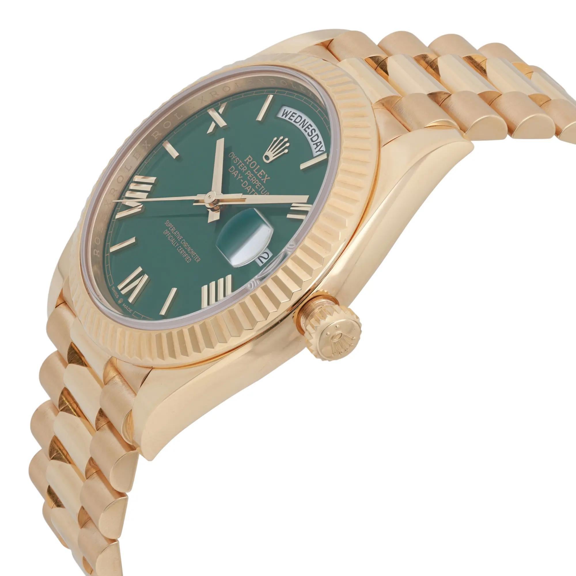 De los hombres Reloj Rolex Day-Date President 40 Oro amarillo de 18 quilates Esfera lacada verde Hombre 228238 en venta