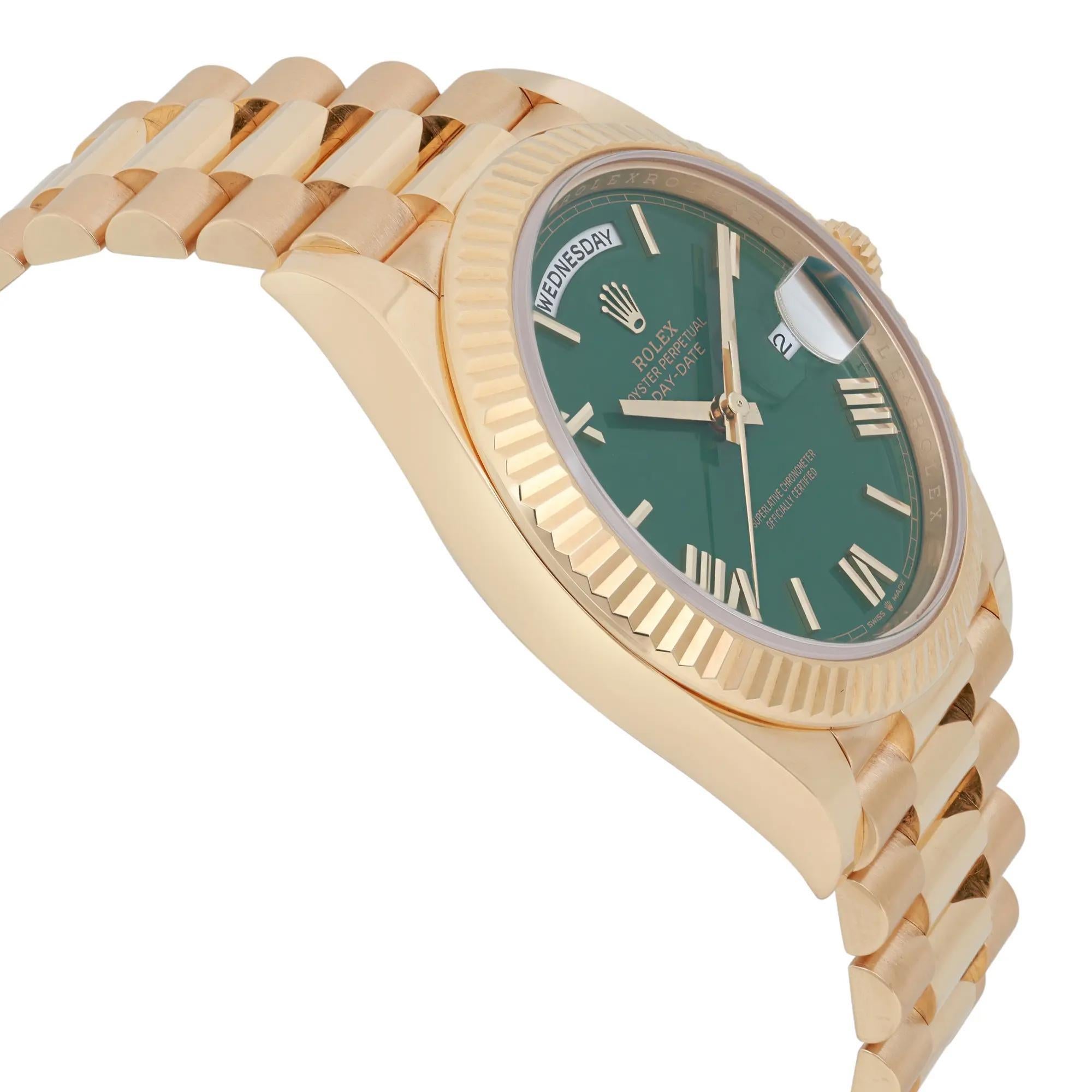 Reloj Rolex Day-Date President 40 Oro amarillo de 18 quilates Esfera lacada verde Hombre 228238 en venta 1