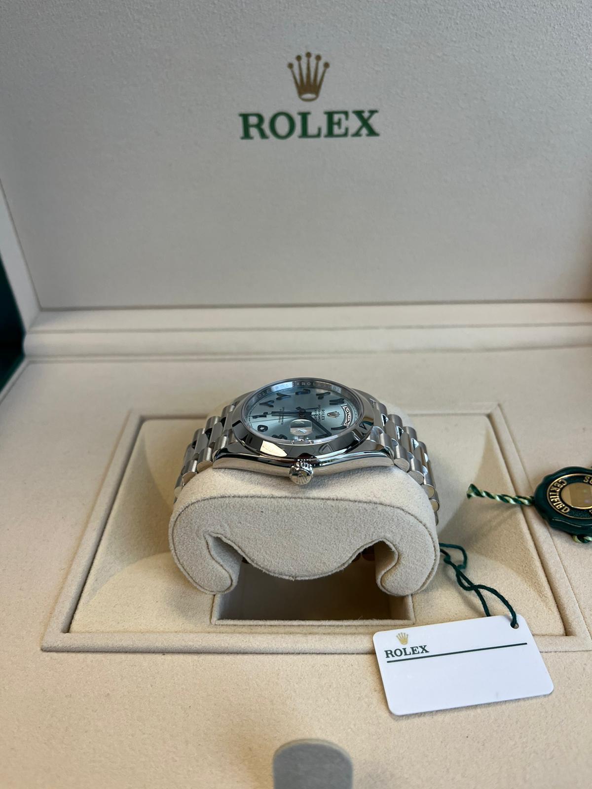 Rolex Montre President 40 avec cadran arabe bleu glace et cadran automatique en platine 228206 en vente 11