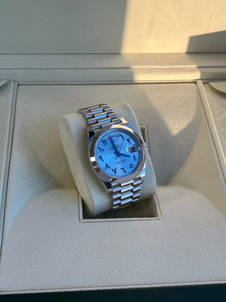 Rolex Montre President 40 avec cadran arabe bleu glace et cadran automatique en platine 228206 en vente 6