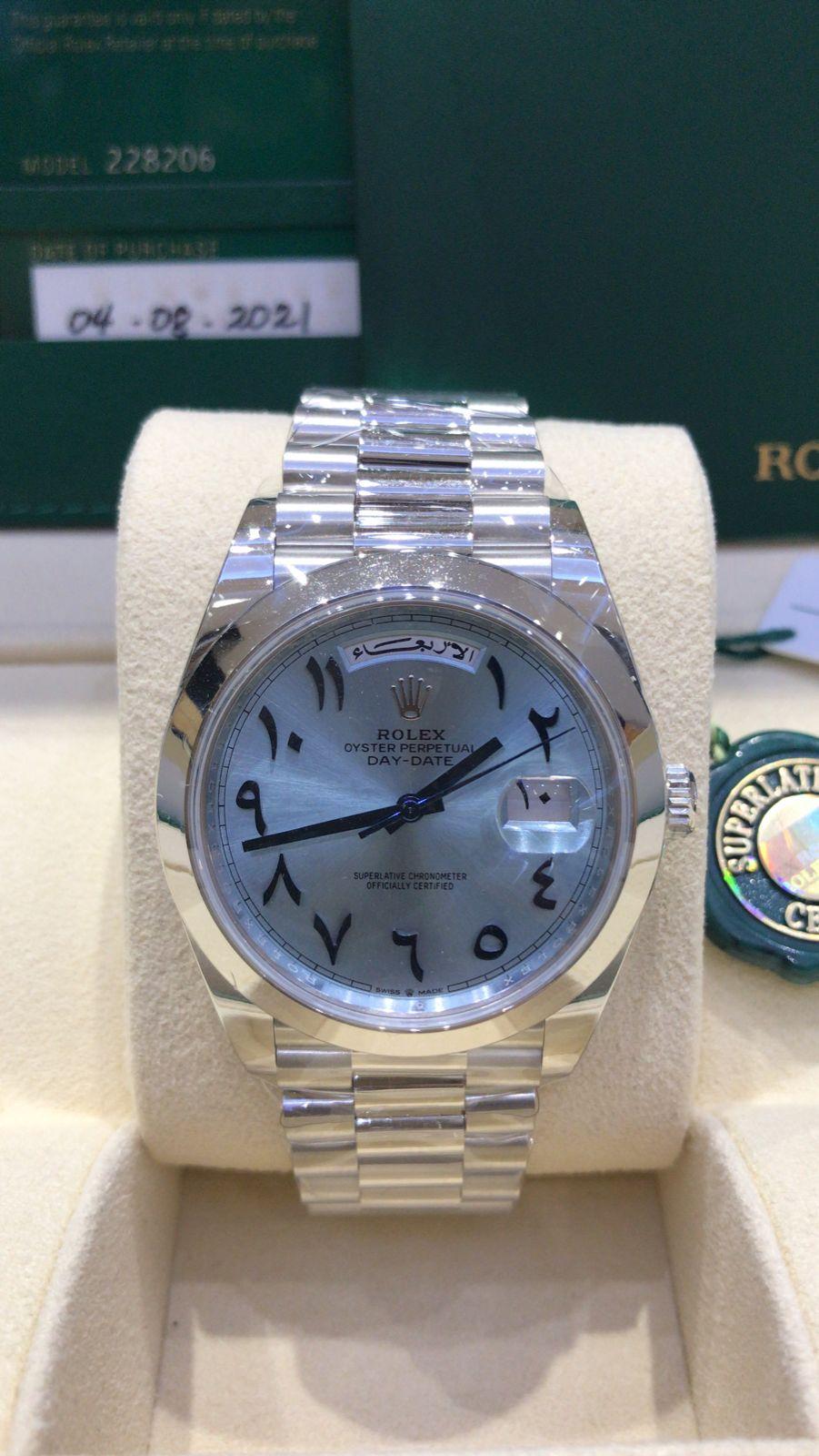 Rolex Montre President 40 avec cadran arabe bleu glace et cadran automatique en platine 228206 en vente 2