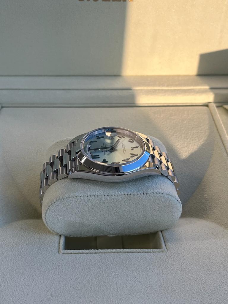 Rolex Montre President 40 avec cadran arabe bleu glace et cadran automatique en platine 228206 en vente 10