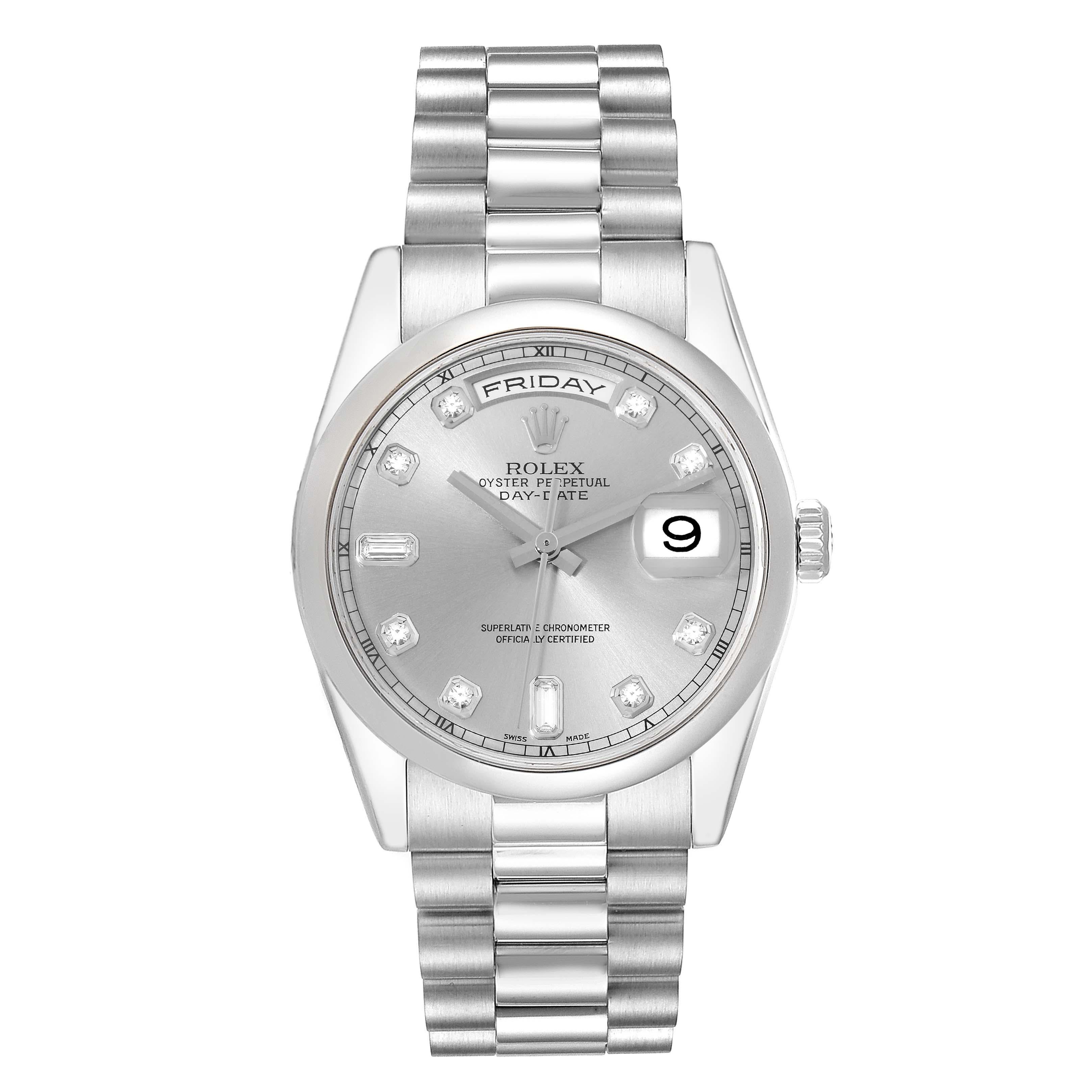 Rolex Day-Date President Diamond Dial Platinum Mens Watch 118206 Box Card. Mouvement automatique à remontage automatique, officiellement certifié chronomètre, avec fonction de date rapide. Boîtier oyster en platine de 36.0 mm de diamètre. Logo Rolex