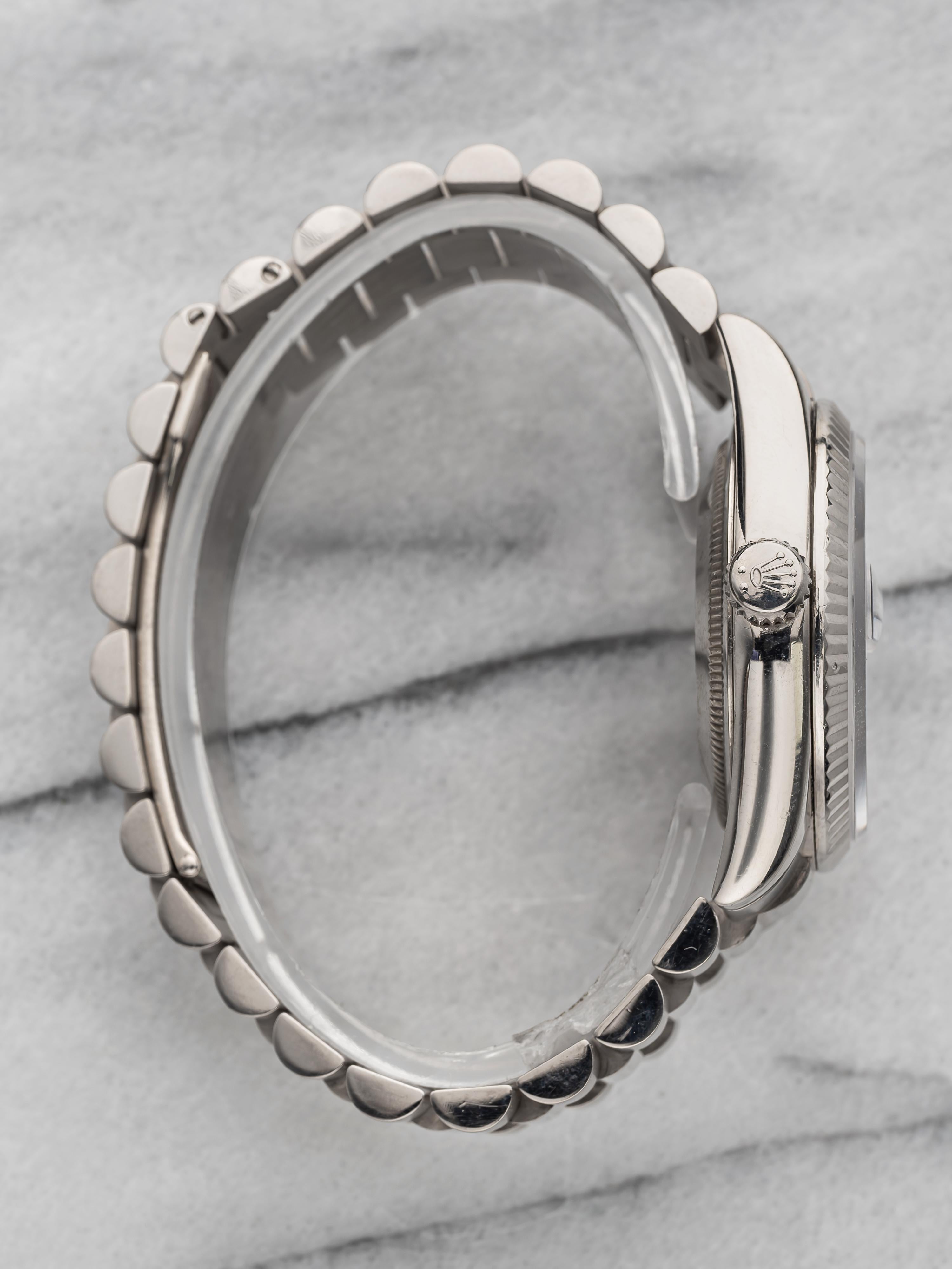 Women's or Men's Rolex Day Date Ref 118239 2000s Cherry Dial 18K White Gold 36mm For Sale