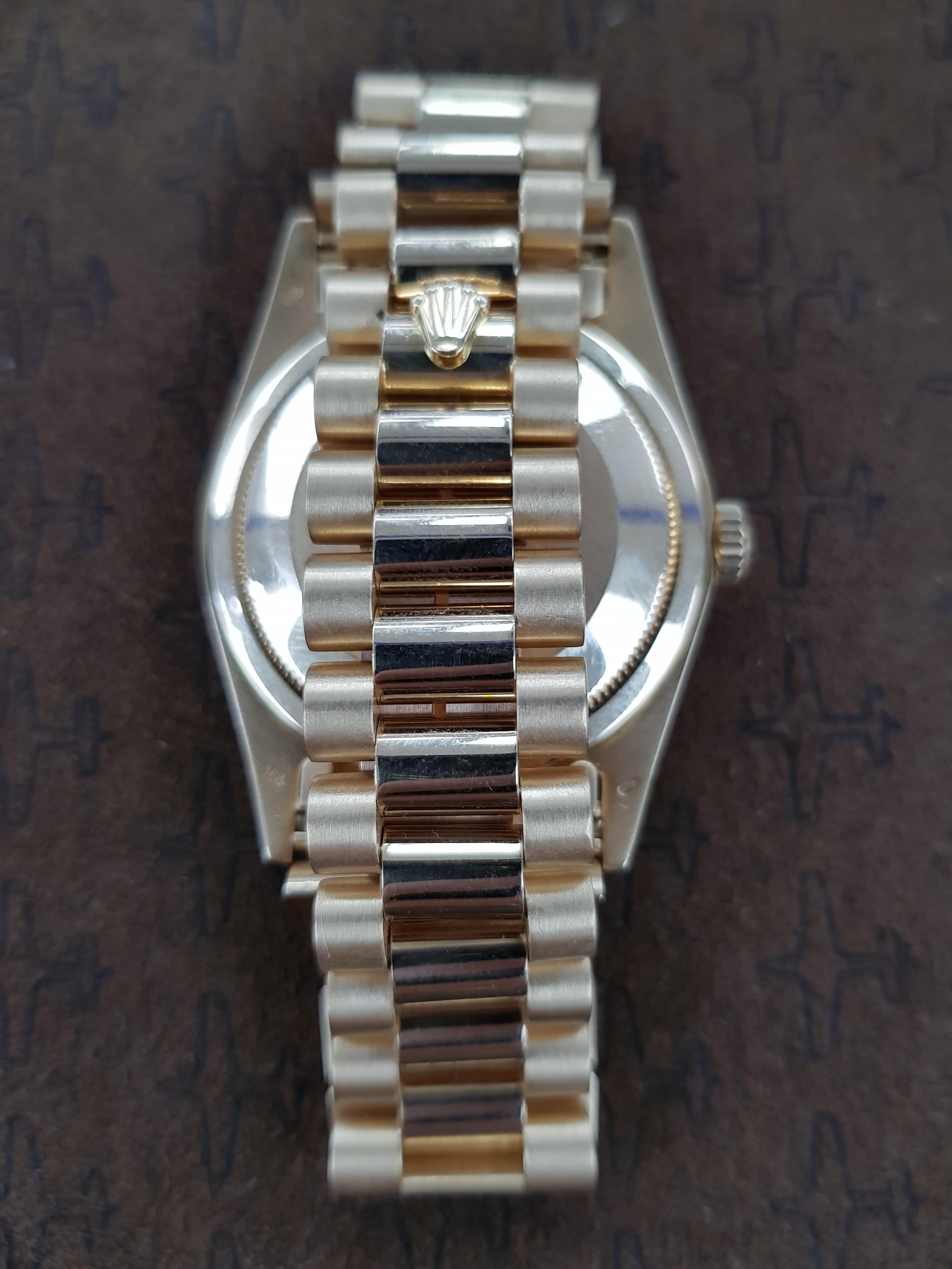 Rolex Day Date, Rose Gold, Model Number 118235, Registered 2005 In Excellent Condition For Sale In London, GB