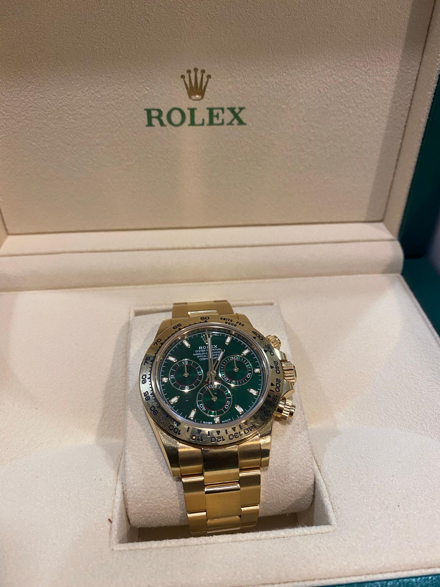 Rolex Cosmograph Daytona Oyster 116508 40MM, Yellow Gold, Green Dial

Rolex Cosmograph Daytona Oyster, 40 MM, YELLOW GOLD The Cosmograph Daytona, introduced in 1963, was designed to meet the demands of professional racing drivers. An icon eternally