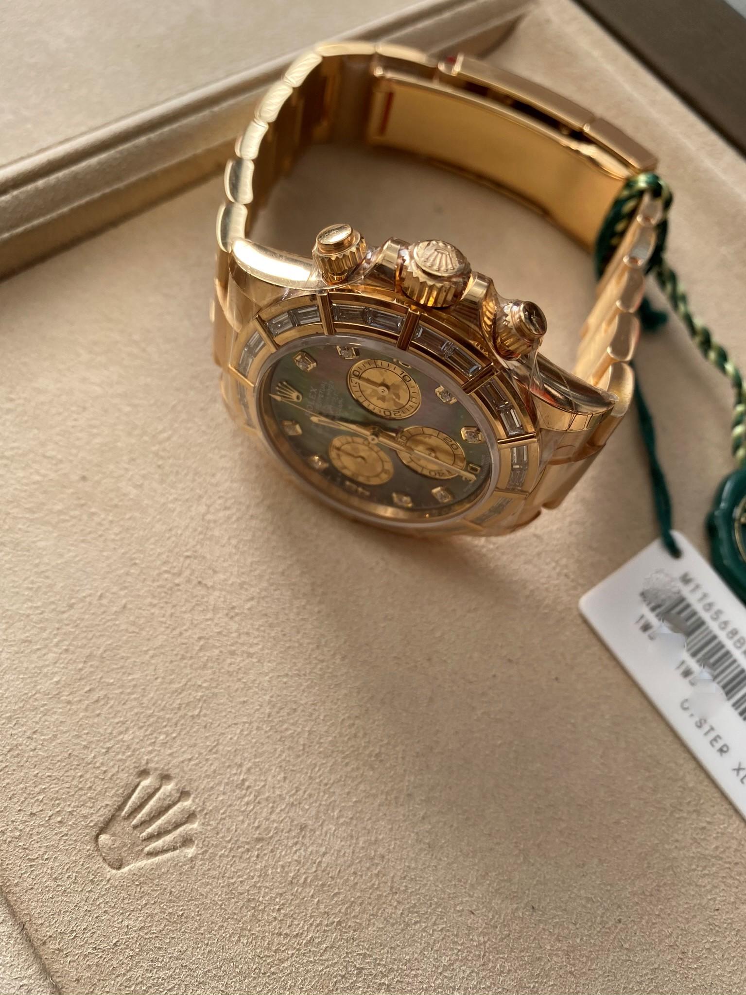 Rolex Daytona 116568BR In New Condition For Sale In London, GB