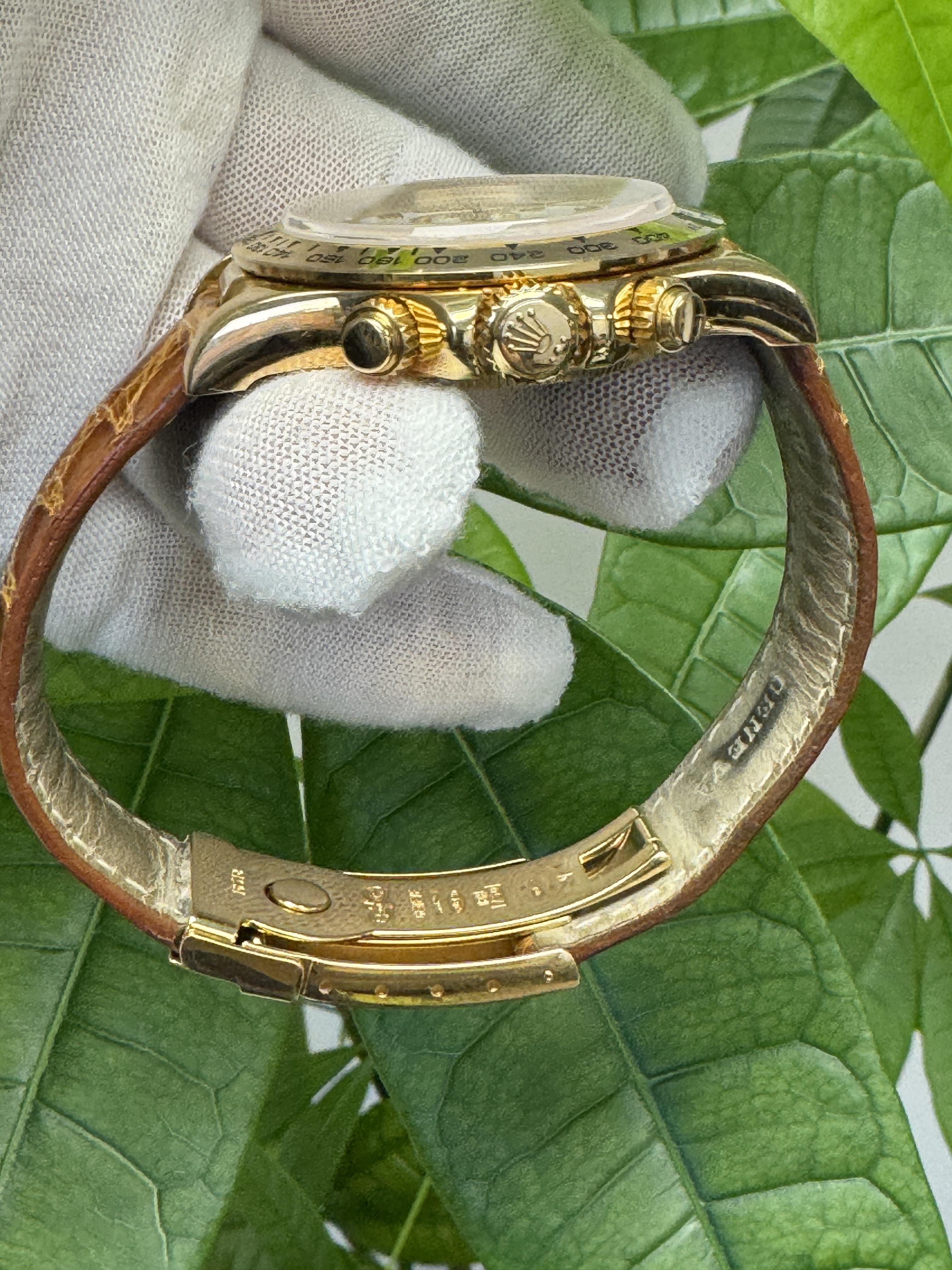 Rolex Daytona 16518 18K Yellow Gold White Dial Watch Box & Papers In condizioni ottime in vendita a Great Neck Plaza, NY