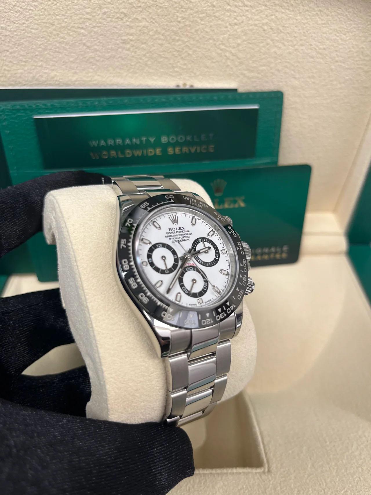 Rolex Daytona 40mm - Weiß Panda Index Zifferblatt - Keramik Lünette (Ref # 116500LN) im Zustand „Neu“ im Angebot in New York, NY