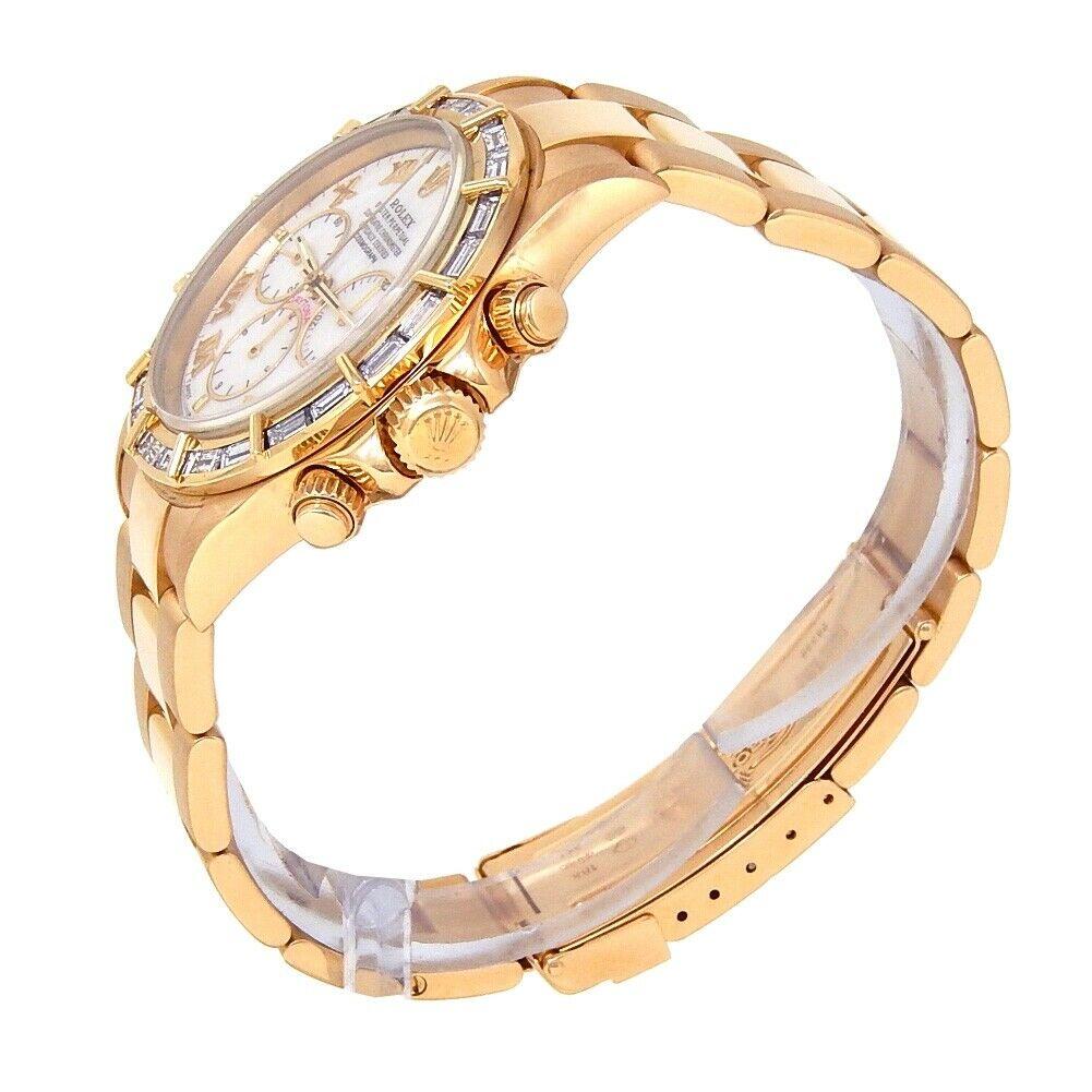 Brand: Rolex
Band Color: Yellow Gold	
Gender:	Men's
Case Size: 40-43.5mm	
MPN: Does Not Apply
Lug Width: 19mm	
Features:	12-Hour Dial, Chronograph, Diamond Bezel, Luminous Hands, Roman Numerals, Sapphire Crystal, Screwdown Crown, Swiss Made, Swiss