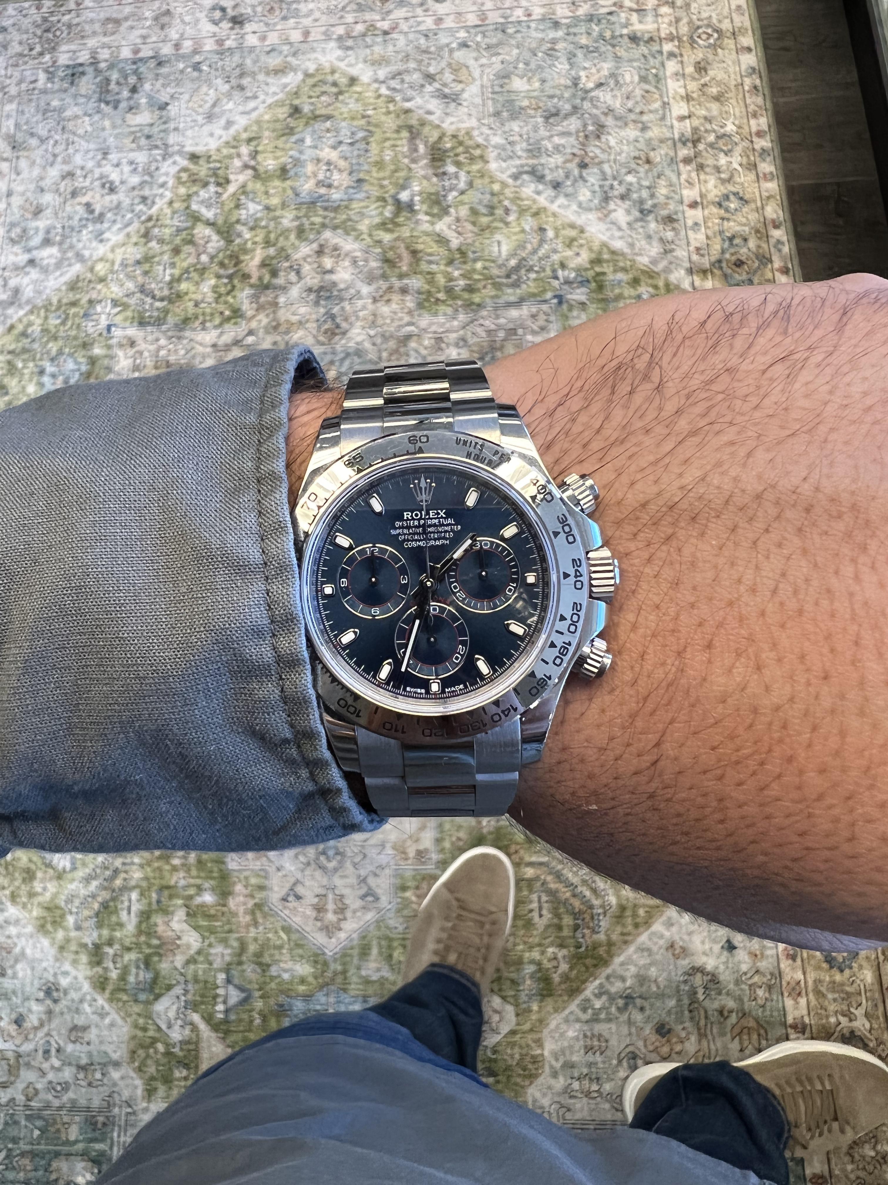 Can be accommodated with an appraisal upon request, after return period.

Marks through out the bracelet, no deep scratches

BRAND: Rolex
MODEL: Daytona
REFERENCE: 116509
SIZE: 40mm
CASE: 18k White Gold
DIAL: Blue
BEZEL: 18k White Gold
BAND: 18k