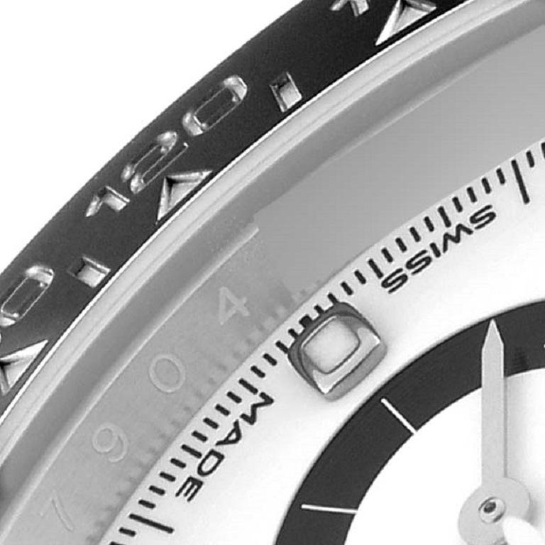 Rolex Daytona Ceramic Bezel White Panda Dial Steel Mens Watch 116500 Box Card. Mouvement chronographe automatique à remontage automatique, officiellement certifié chronomètre. Boîtier en acier inoxydable de 40.0 mm de diamètre. Couronne et poussoirs