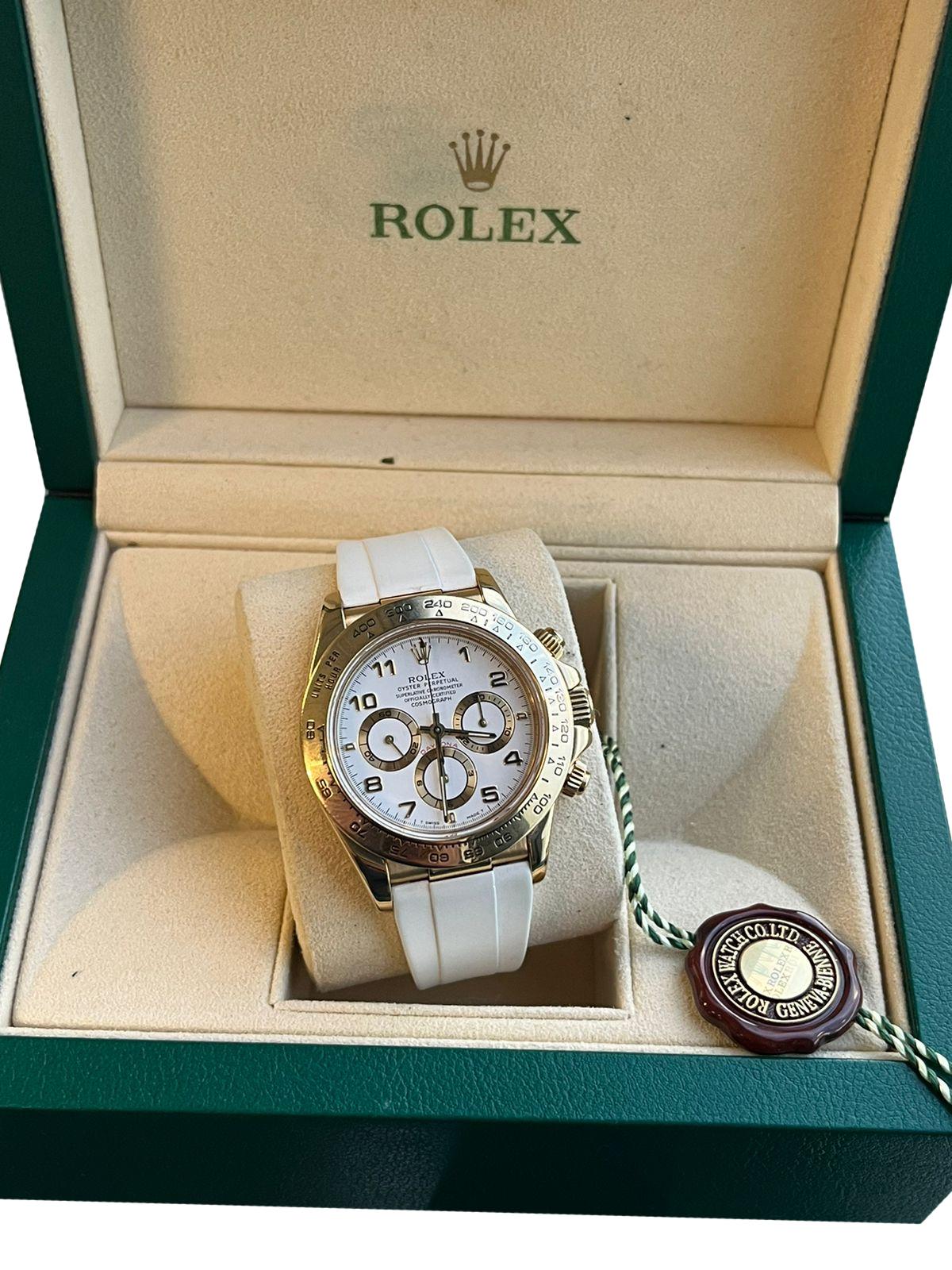 Rolex Daytona Cosmograph 18kt Yellow Gold Bezel White Stap Watch 16518 In Good Condition For Sale In Aventura, FL