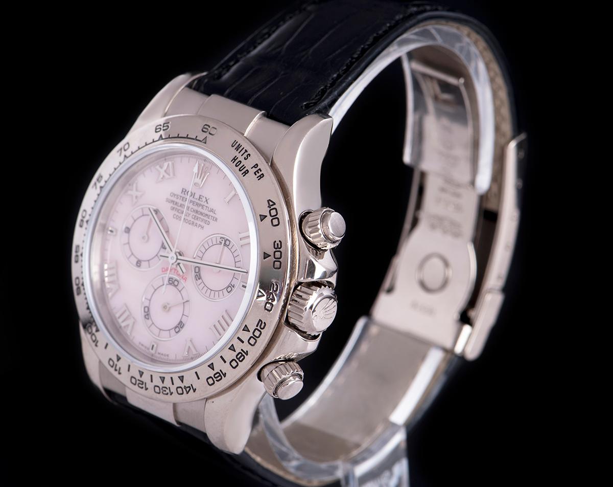 An 18k White Gold Oyster Perpetual Cosmograph Daytona Gents Wristwatch, pink mother of pearl dial  with applied roman numbers, 30 minute recorder at 3 0'clock, small seconds at 6 0'clock, 12 hour recorder at 9 0'clock, a fixed 18k white gold bezel