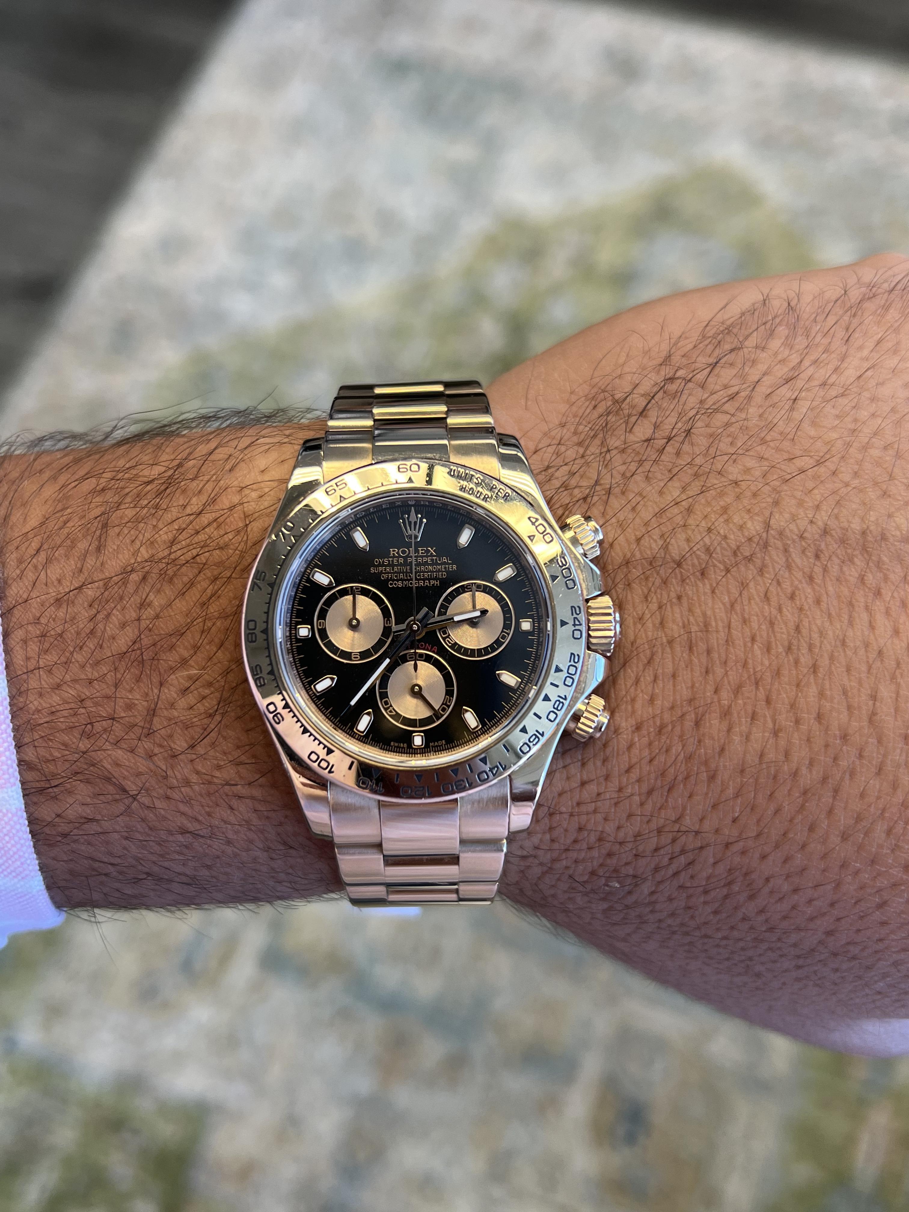 MARCA: Rolex
MODELO: Daytona
REFERENCIA: 116505
TAMAÑO: 40 mm
CAJA: Oro rosa de 18 quilates
DIAL: Negro
BISEL: Oro rosa de 18 quilates
BANDA: Oro rosa de 18 quilates
MOVIMIENTO: Automático

Muy buen estado
Caja y tarjeta

Con una tasación digital