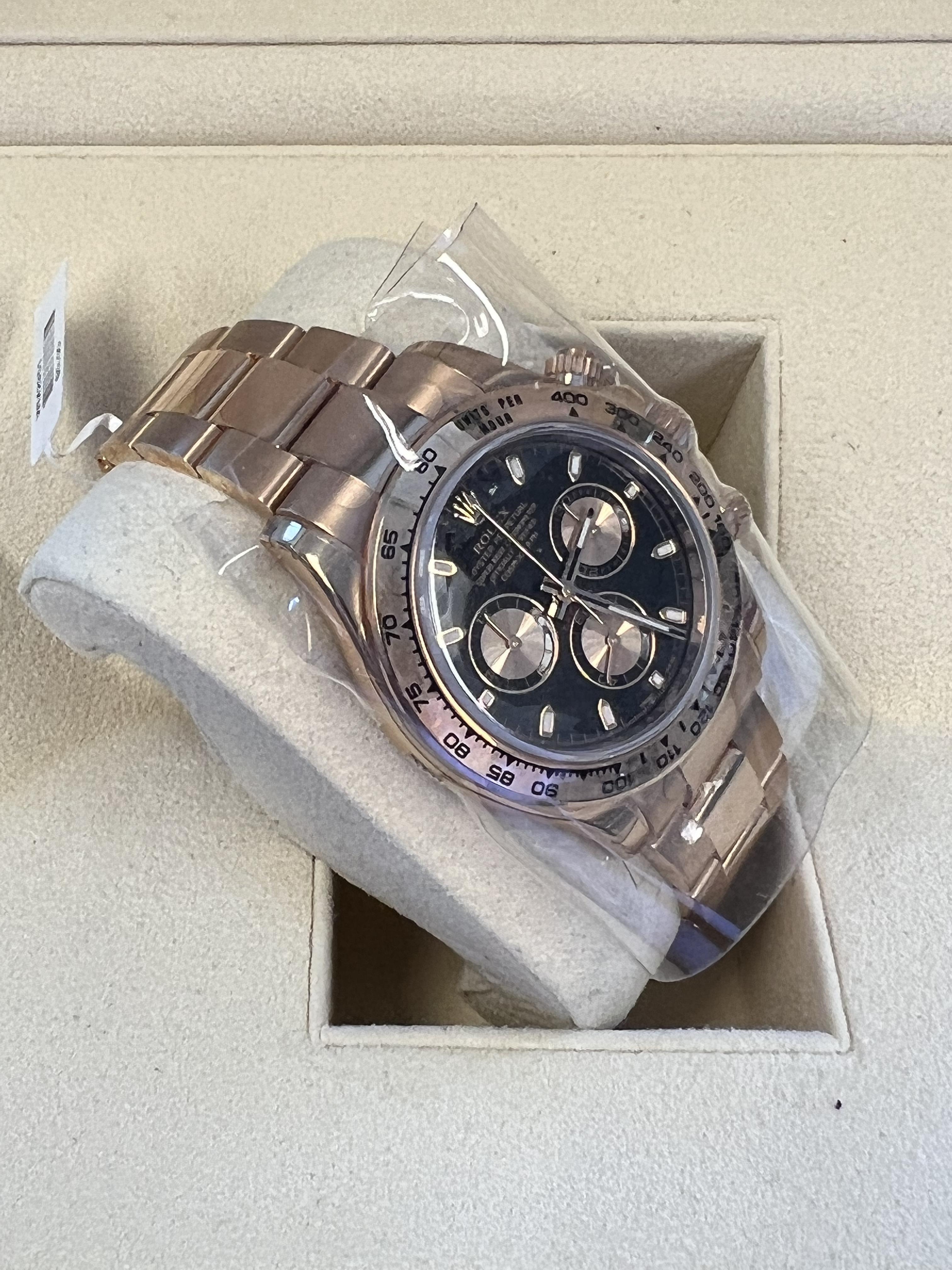 Rolex Daytona MINT Rose Black Dial Box Papers In Excellent Condition For Sale In BEVERLY HILLS, CA