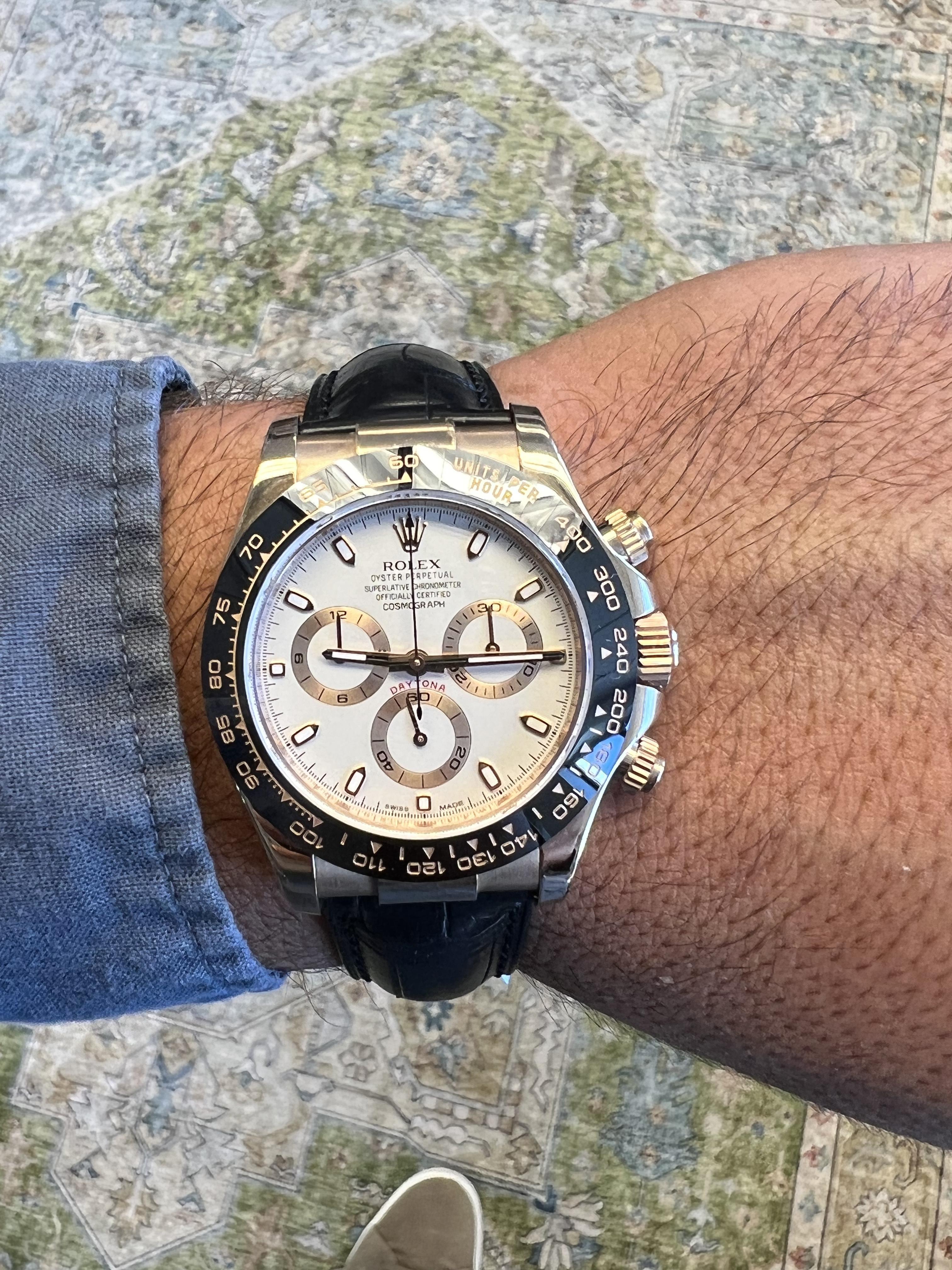 Can be accommodated with an appraisal upon request, after return period.

BRAND: Rolex
MODEL: Daytona
REFERENCE: 116515
SIZE: 40mm
CASE: 18k Rose Gold
DIAL: White
BEZEL: 18k Rose Gold
MOVEMENT: Automatic

Very Good condition
No box or