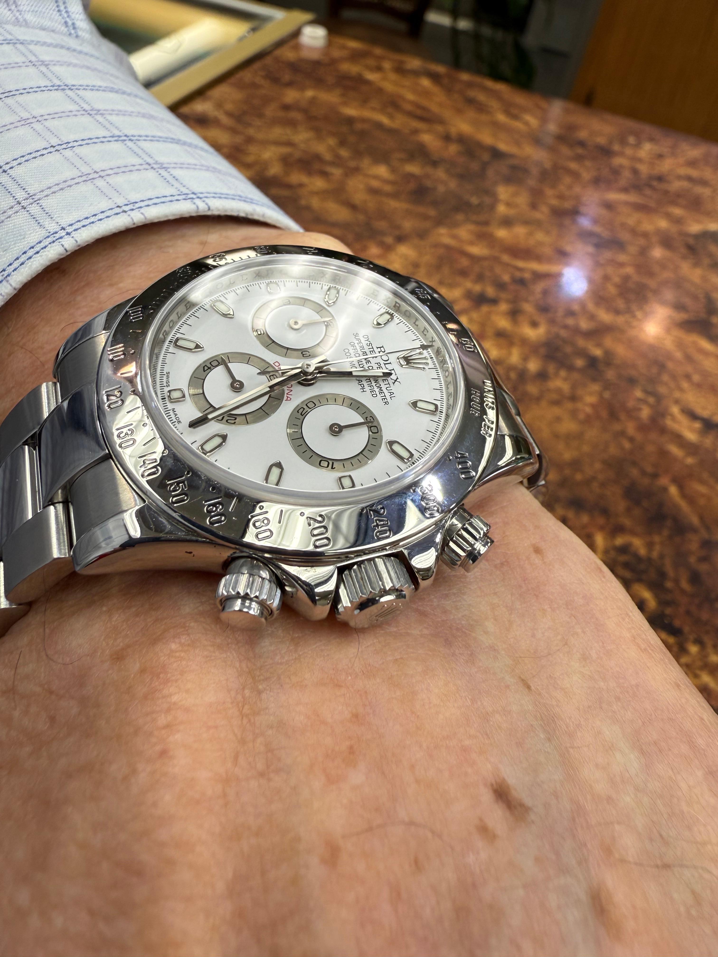 Reloj de pulsera Rolex Daytona de acero inoxidable con esfera blanca 116520 en Bueno estado para la venta en Los Angeles, CA