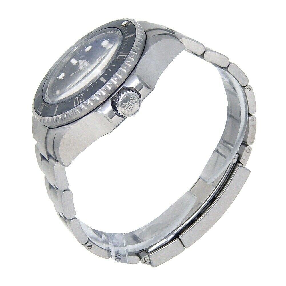Brand: Rolex
Band Color: Stainless Steel	
Gender:	Men's
Case Size: 44-47.5mm	
MPN: Does Not Apply
Lug Width: 21mm	
Features:	12-Hour Dial, Date Indicator, Luminous Hands, Sapphire Crystal, Swiss Made, Swiss Movement
Style: