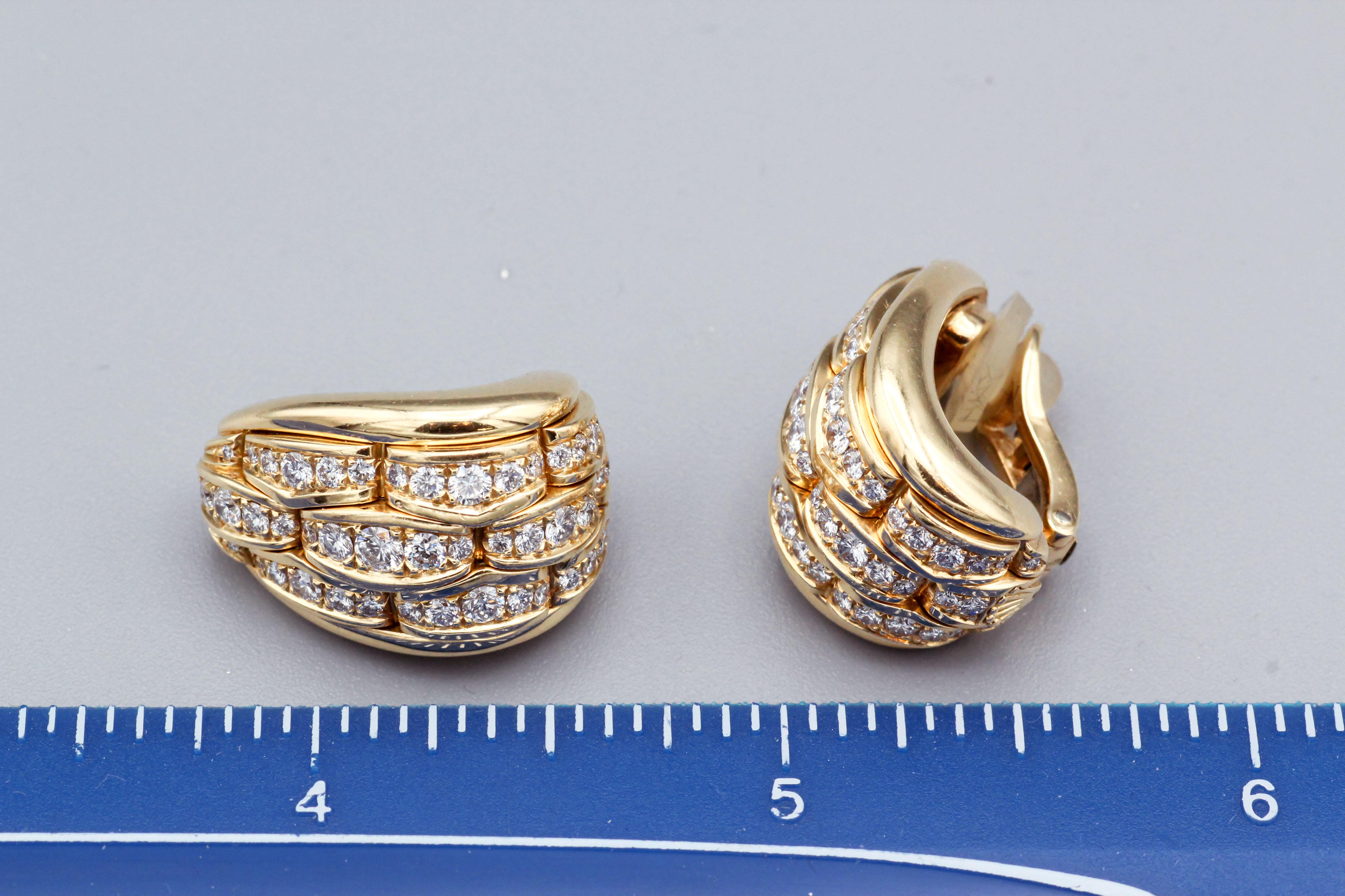 Rolex Vintage Diamant 18k Gelbgold Huggie Creolen Ohrringe mit Diamanten im Angebot 2