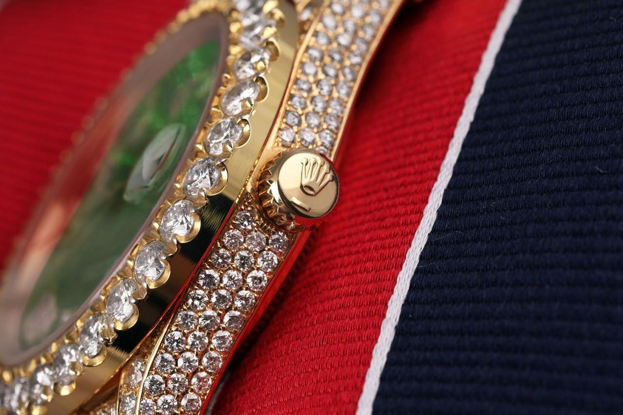 Montre Rolex Diamond Day Date avec cadran en perles vertes et chiffres romains 36 mm 18038