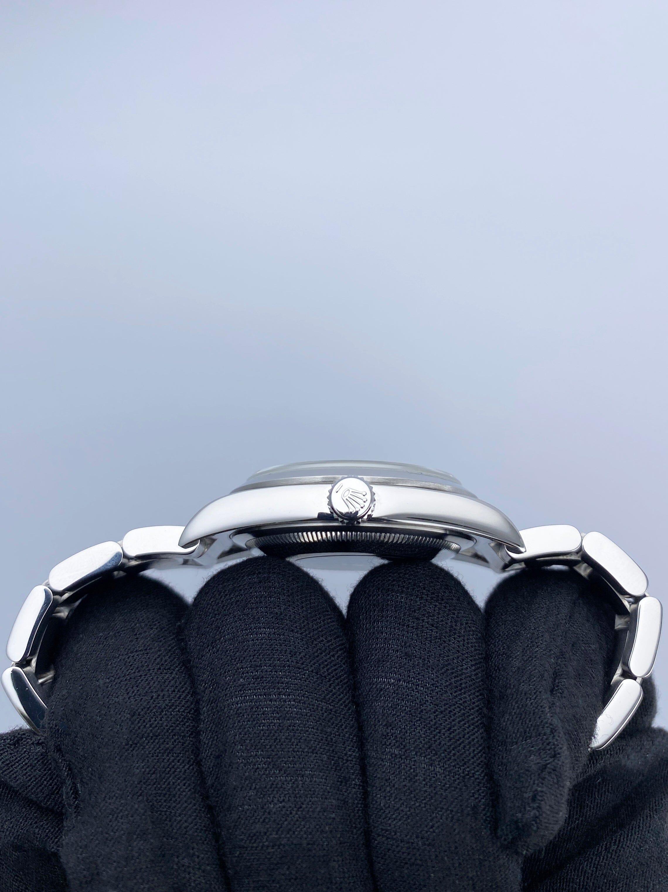 Rolex Explorer 114270 Herrenuhr mit Gravur im Angebot 1