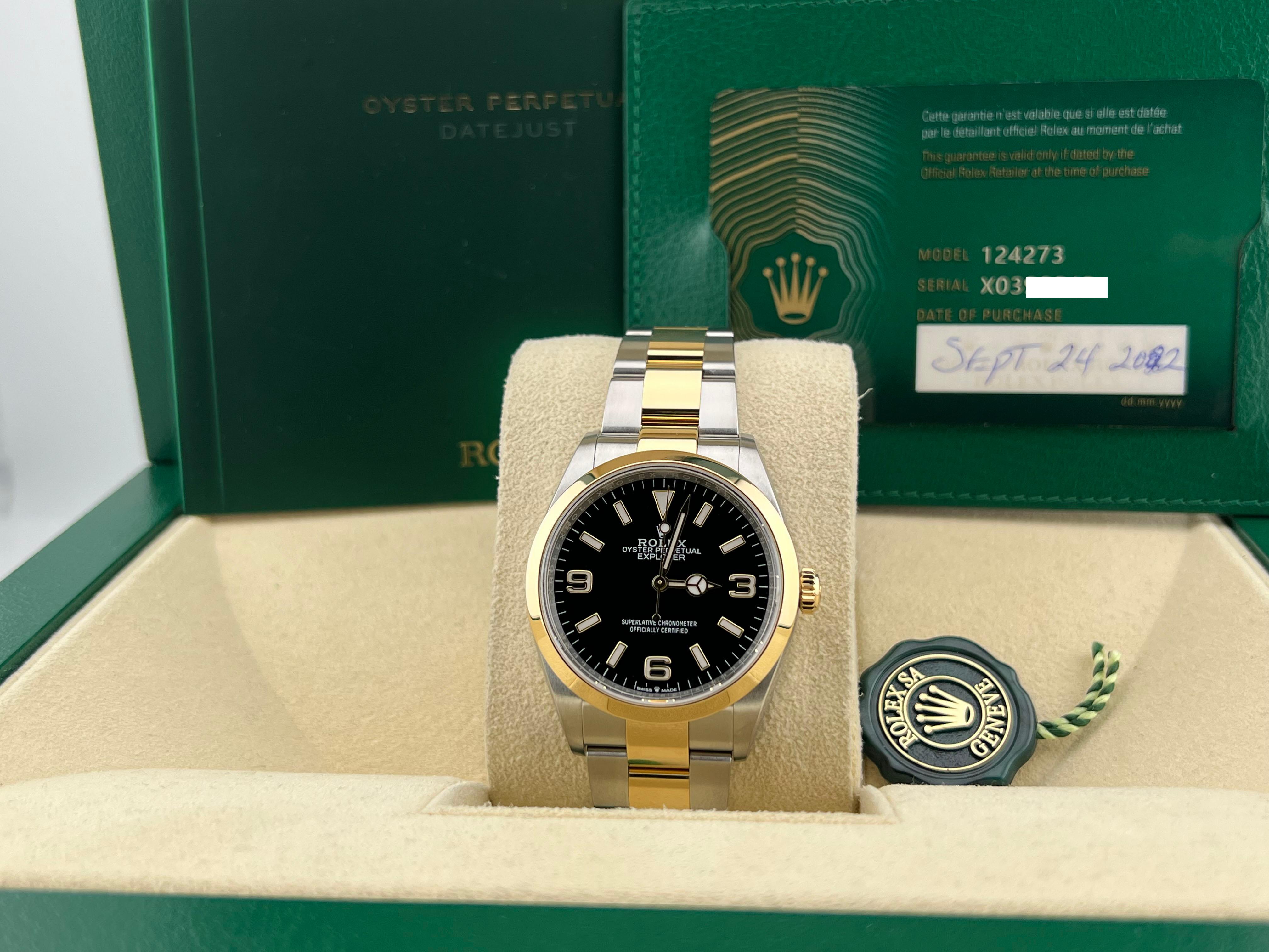 Stilnummer: 124273



Jahr: 2022

 

Modell: Rolex Explorer 

 

MATERIAL des Gehäuses: Rostfreier Stahl

 

Band: 18K Gelbgold & Edelstahl 

  

Lünette: 18K Gelbgold 

  

Zifferblatt: Schwarzes Zifferblatt 

 

Gesicht: Saphirglas 

