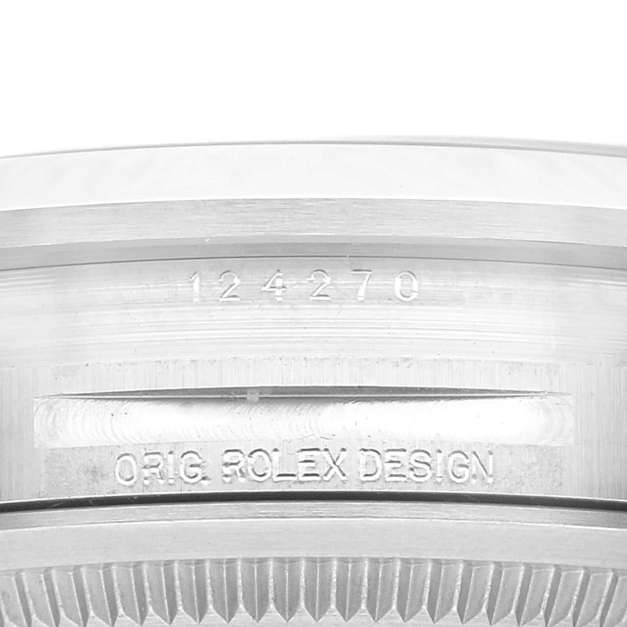 Rolex Explorer I 36mm Black Dial Steel Mens Watch 124270 Box Card en vente 3