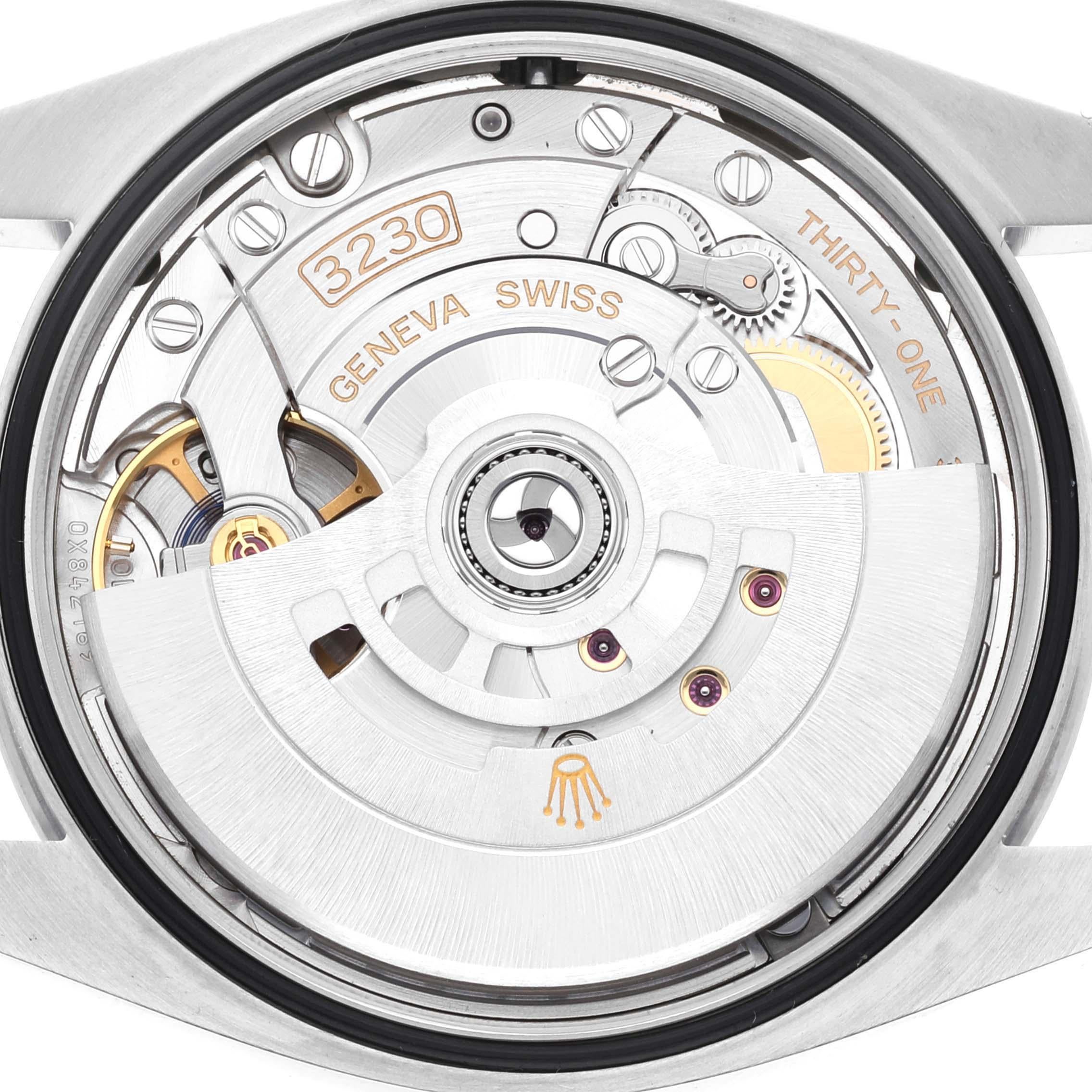 Rolex Explorer I 36mm Black Dial Steel Mens Watch 124270 Box Card en vente 4