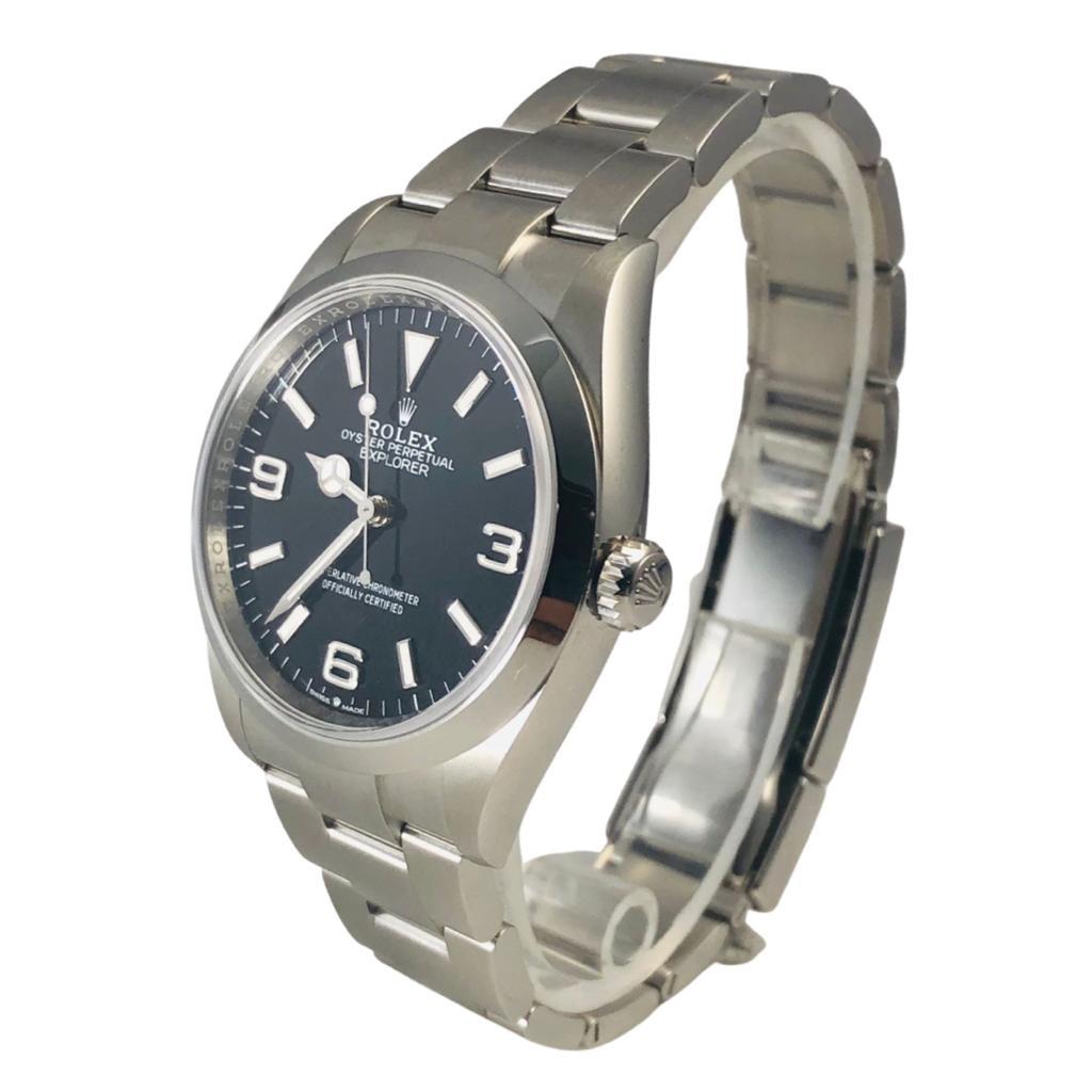 Rolex Explorer I Edelstahl Uhr mit schwarzem Zifferblatt Ref. 124270 im Zustand „Gut“ im Angebot in Miami, FL