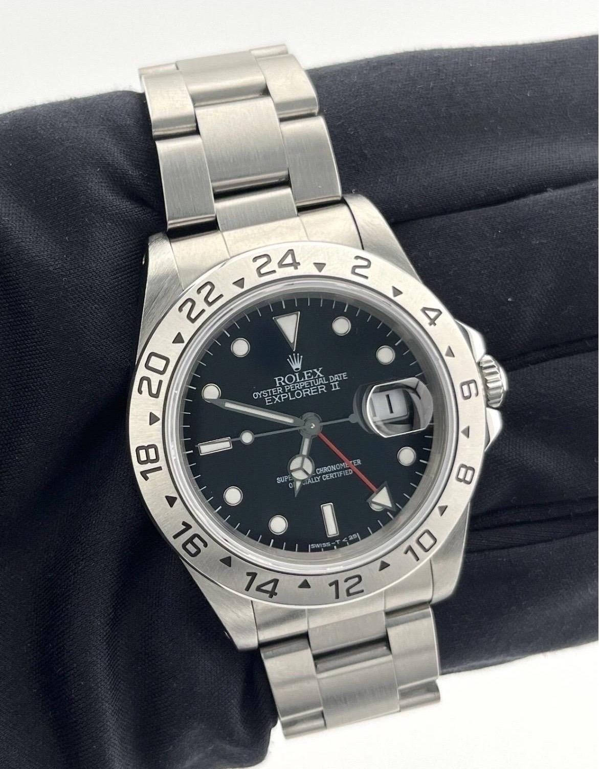 Rolex Explorer II 40mm 16570 Black Dial Stainless Steel GMT Date Mens Watch en vente 2
