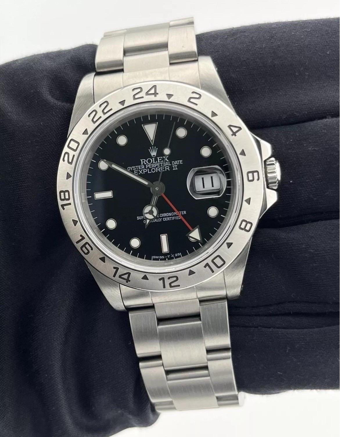 Rolex Explorer II 40mm 16570 Black Dial Stainless Steel GMT Date Mens Watch en vente 3