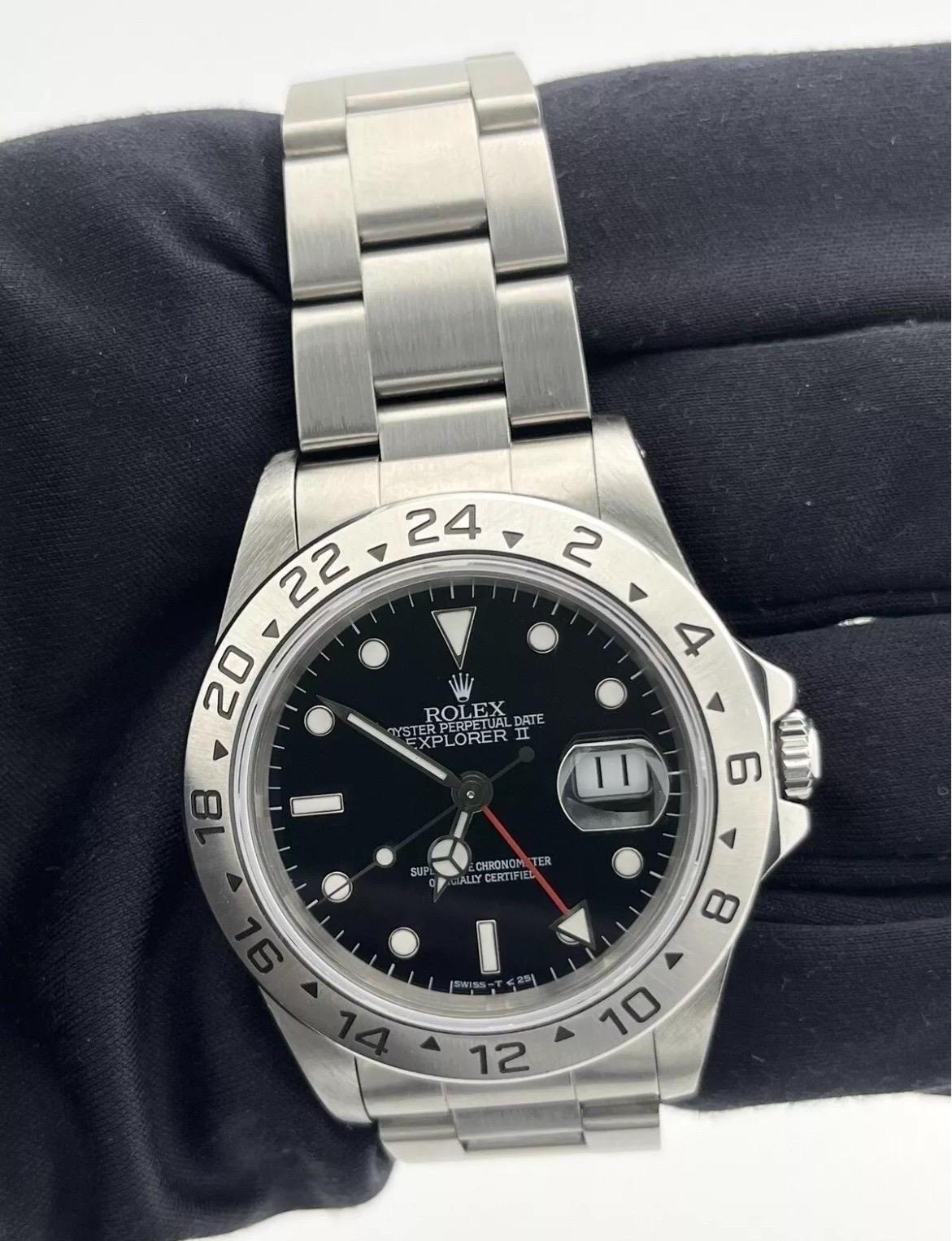 Rolex Explorer II 40mm 16570 Black Dial Stainless Steel GMT Date Mens Watch en vente 4
