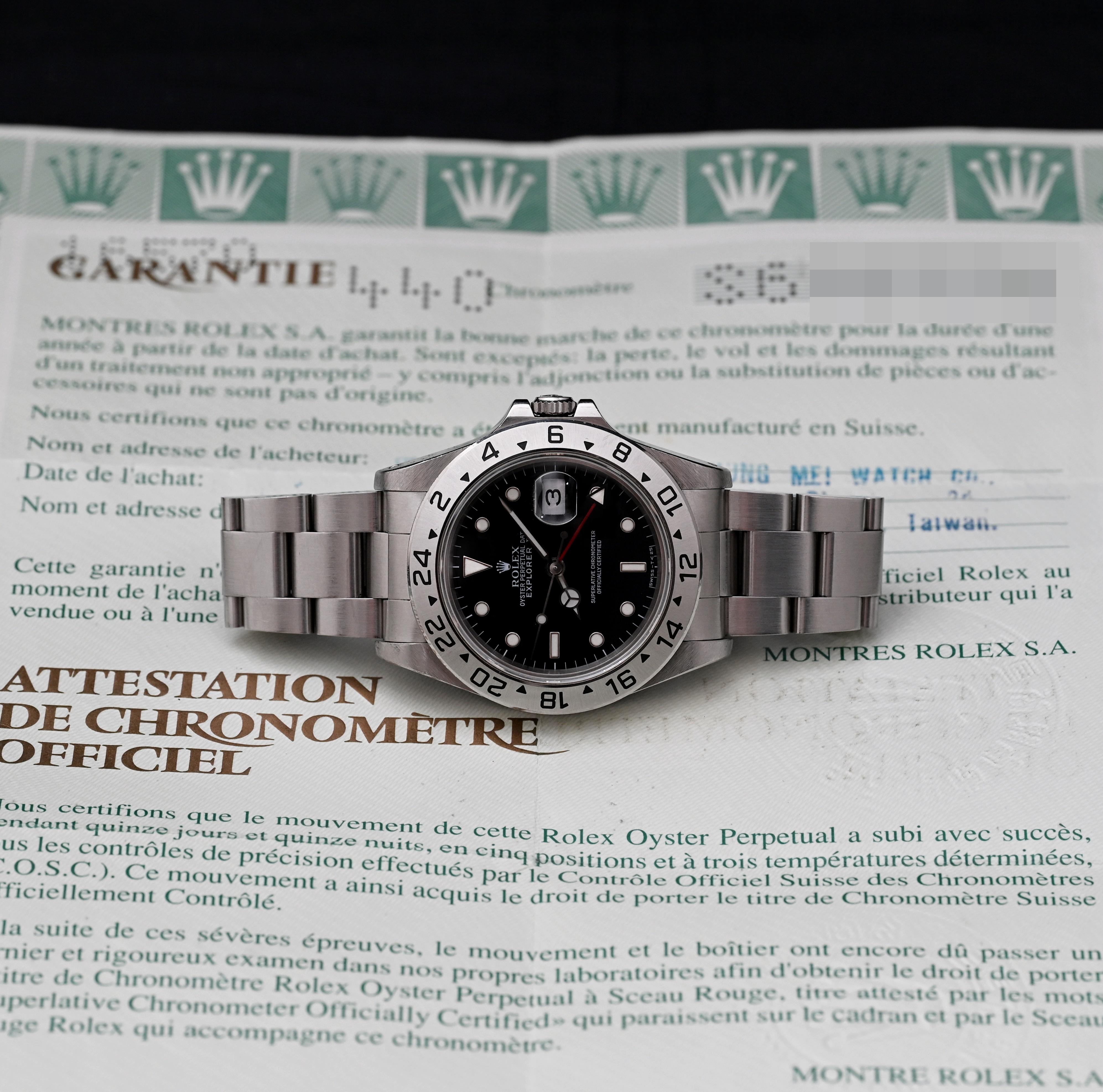 Marke: Rolex
Modell: 16570
Jahr: 1993
Seriennummer: S6xxxxx

Referenz: C03634

Fall: Zeigen Anzeichen von Verschleiß mit leichten Polieren von früheren; inneren Fall zurück gestempelt 16570

Zifferblatt: Exzellenter Zustand Schwarzes Zifferblatt mit