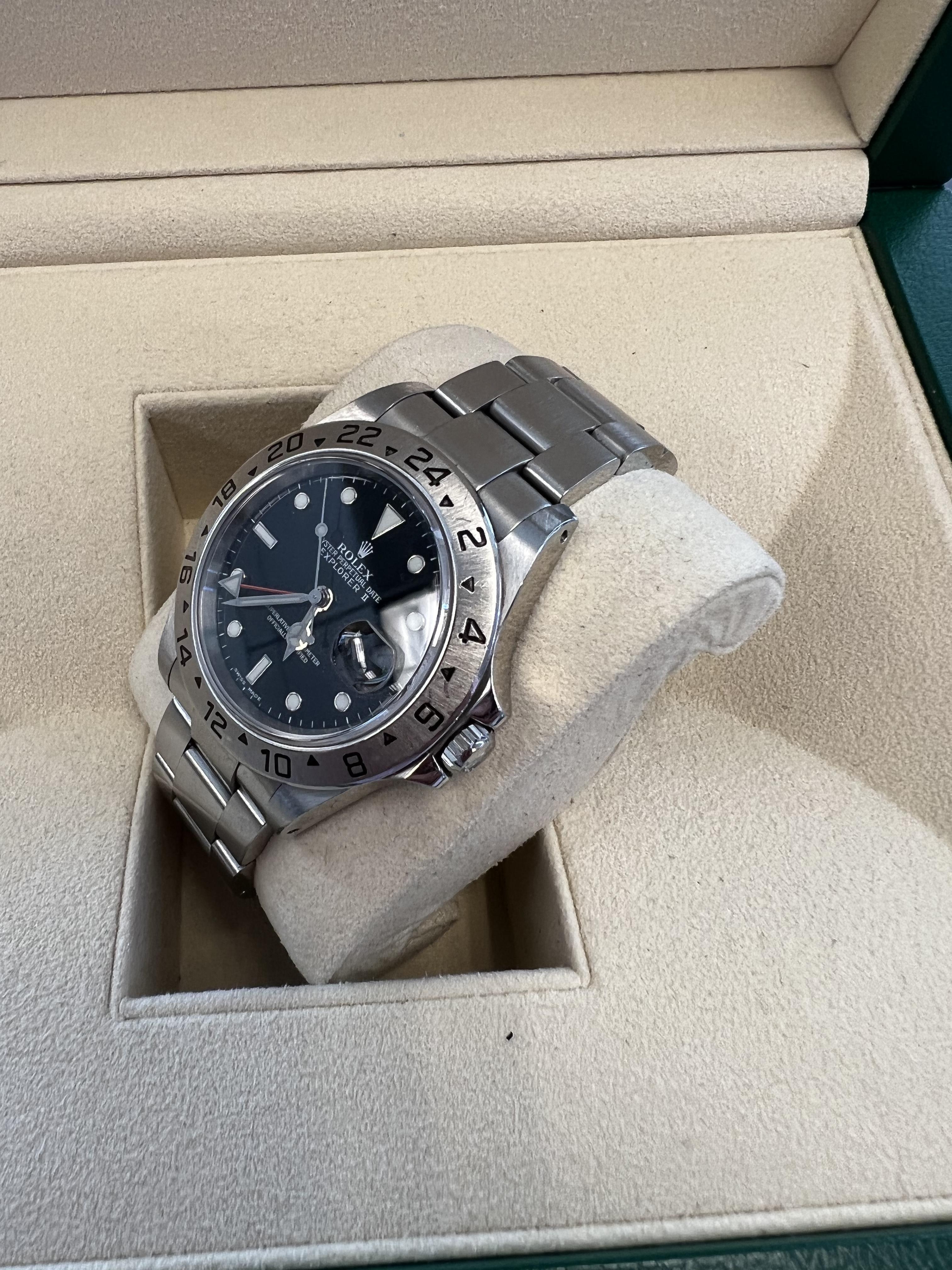 Contemporaneo Rolex Explorer II Quadrante Nero Scatola e Documenti in vendita
