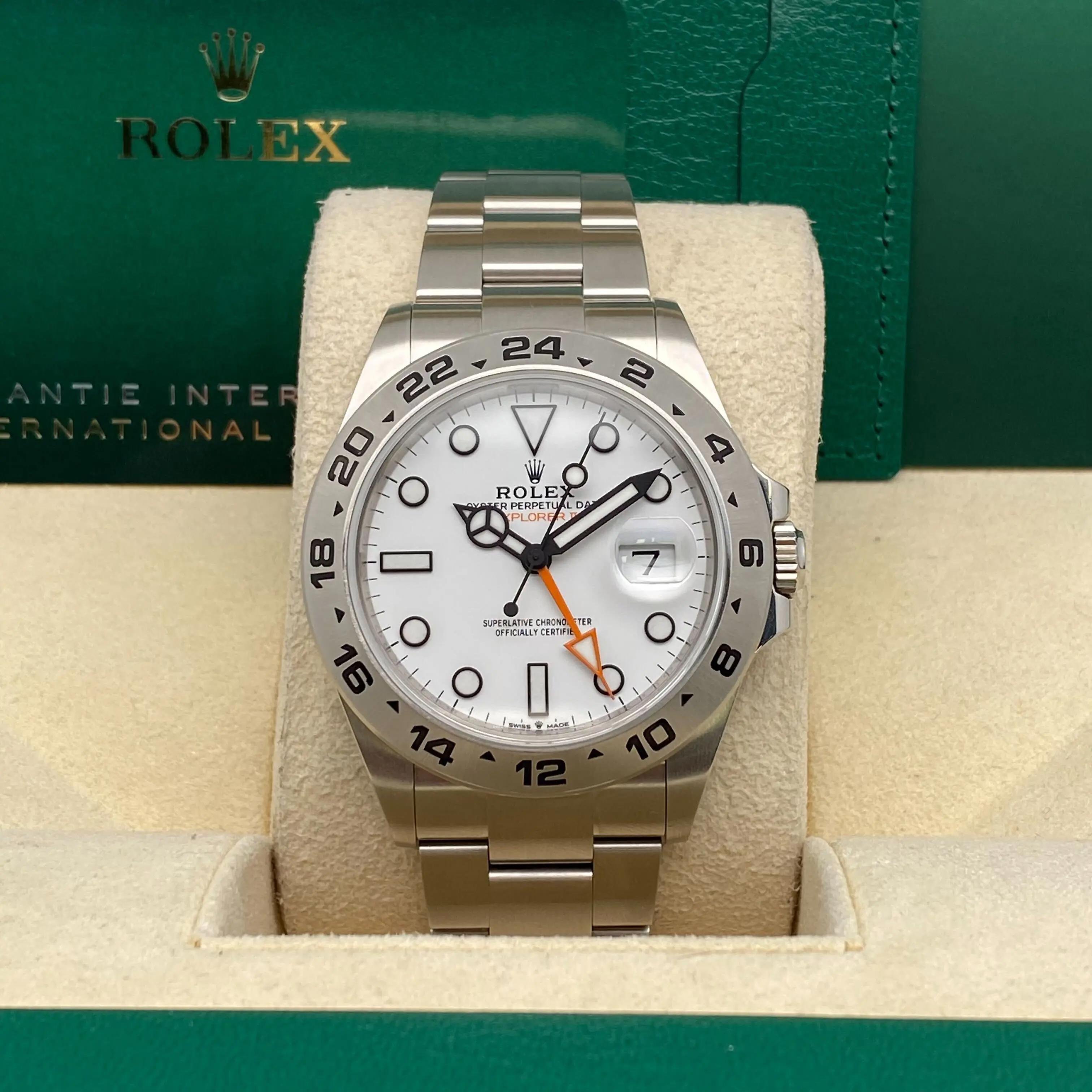 De segunda mano en perfecto estado. Caja y papeles originales.

🔹 Información del modelo

Marca: Rolex

Model: Explorer II

Model No.: 226570

Año de fabricación: 2022

País/Región de fabricación: Suiza

Estilo: Lujo

Departamento: