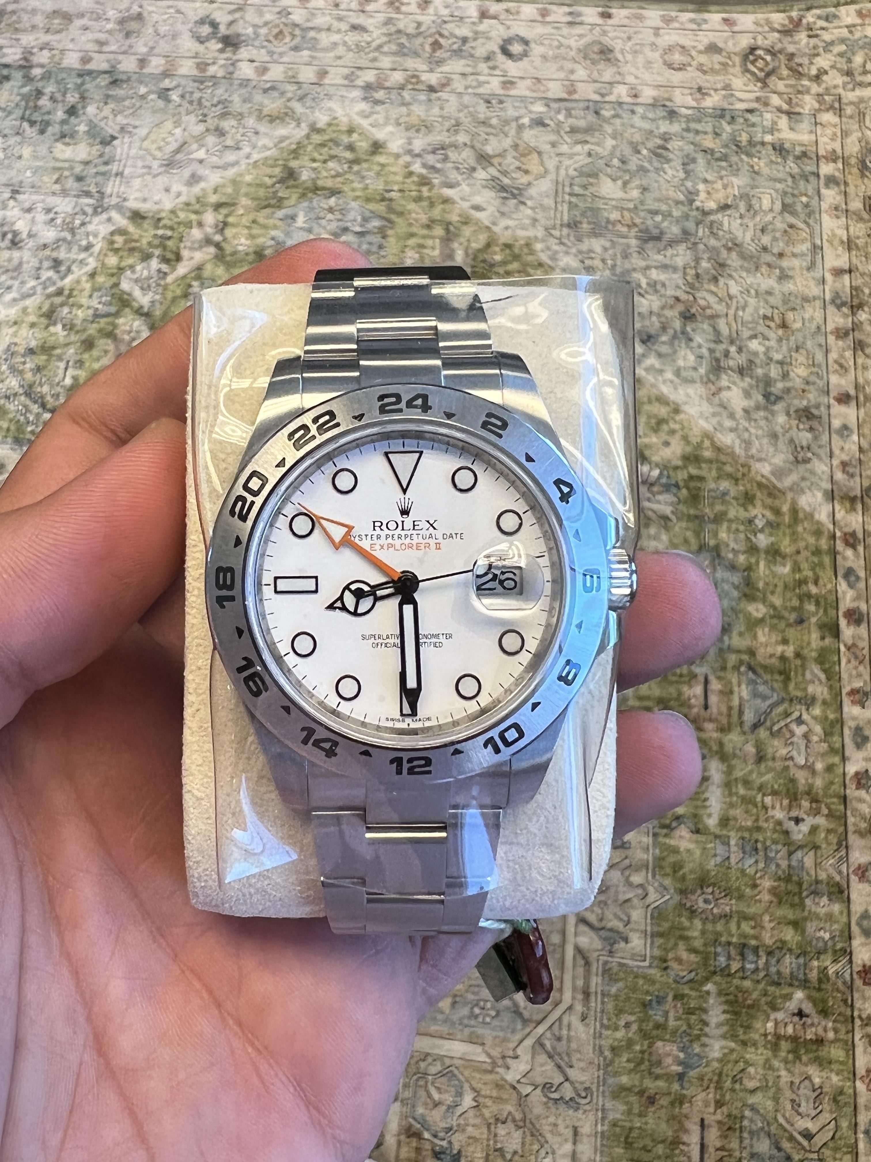 MARCA: Rolex
MODELO: Explorer II
REFERENCIA: 216570
TAMAÑO: 42 mm
CAJA: Acero inoxidable
DIAL: Blanco
BANDA: Acero inoxidable Oyster
MOVIMIENTO: Automático

En perfecto estado, parece que no se ha usado
Caja y tarjeta

Con una tasación digital