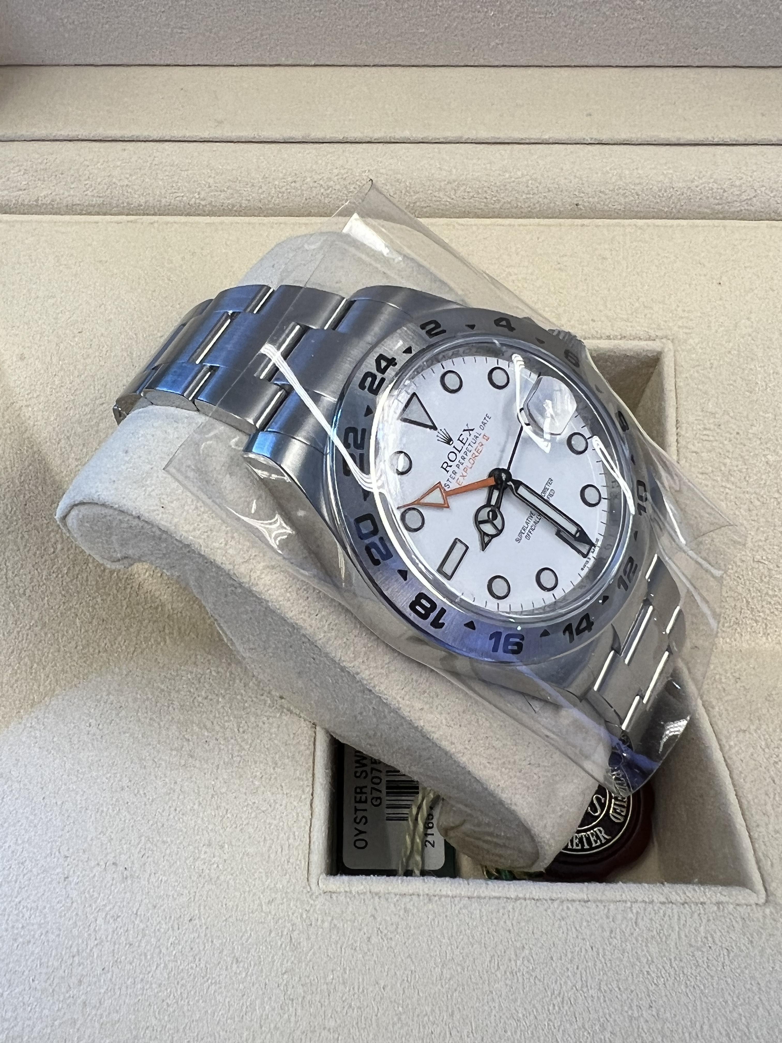 Rolex Explorer II MINT Esfera Blanca Caja y papeles Contemporáneo en venta