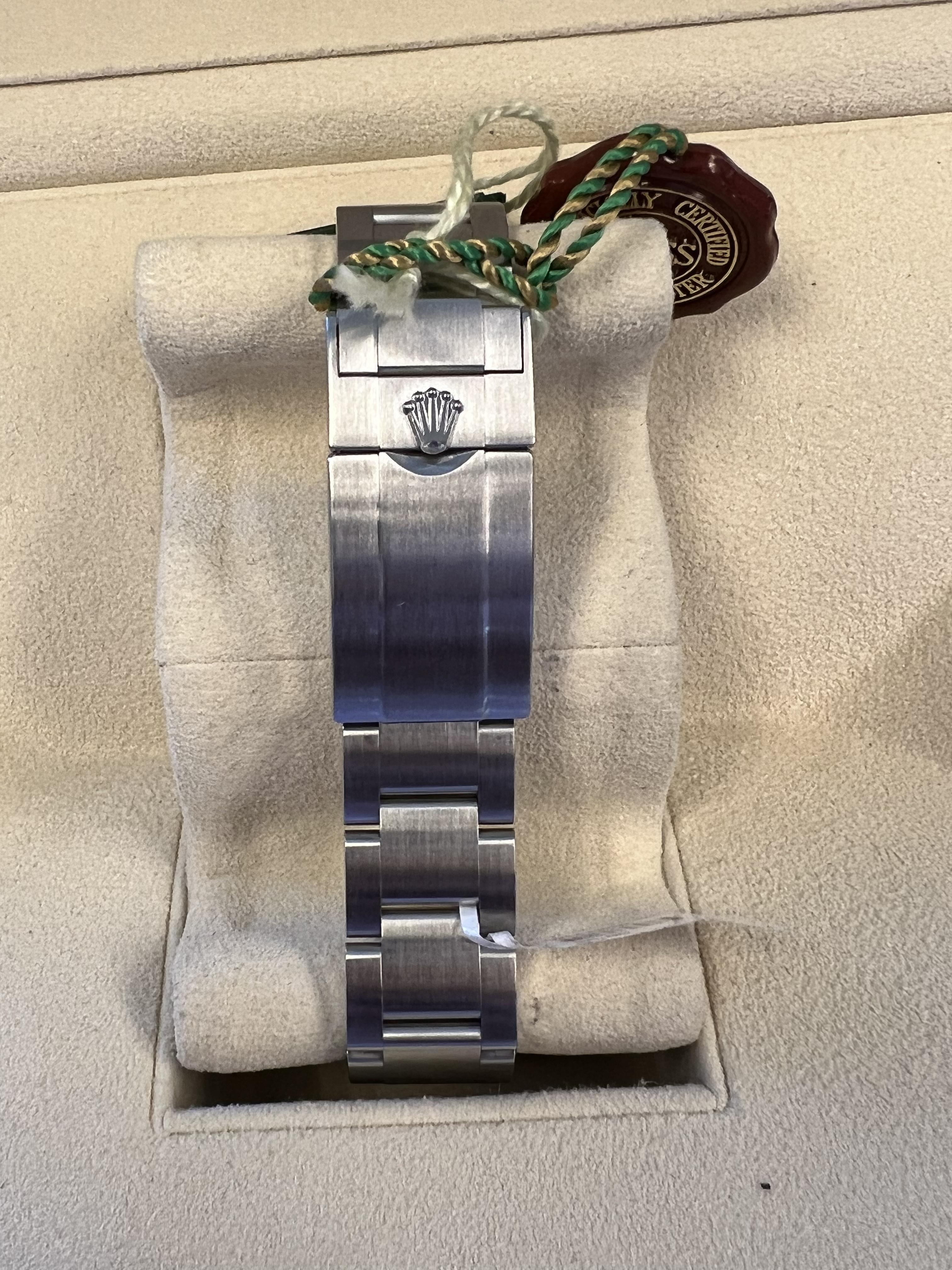 De los hombres Rolex Explorer II MINT Esfera Blanca Caja y papeles en venta