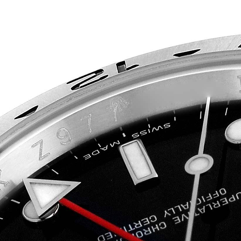 Rolex Explorer II Parachrom Hairspring Steel Mens Watch 16570 Box Card. Mouvement à remontage automatique certifié chronomètre avec spiral Parachrom Blue. Boîtier en acier inoxydable de 40 mm de diamètre. Logo Rolex sur la couronne. Lunette en acier