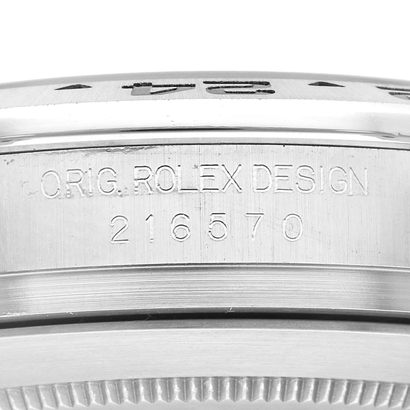Rolex Explorer II Weißes Zifferblatt Orange Hand Stahl Herrenuhr 216570 Box Karte. Offiziell zertifiziertes Chronometerwerk mit automatischem Aufzug. Gehäuse aus Edelstahl mit einem Durchmesser von 42.0 mm. Rolex Logo auf einer Krone. Lünette mit