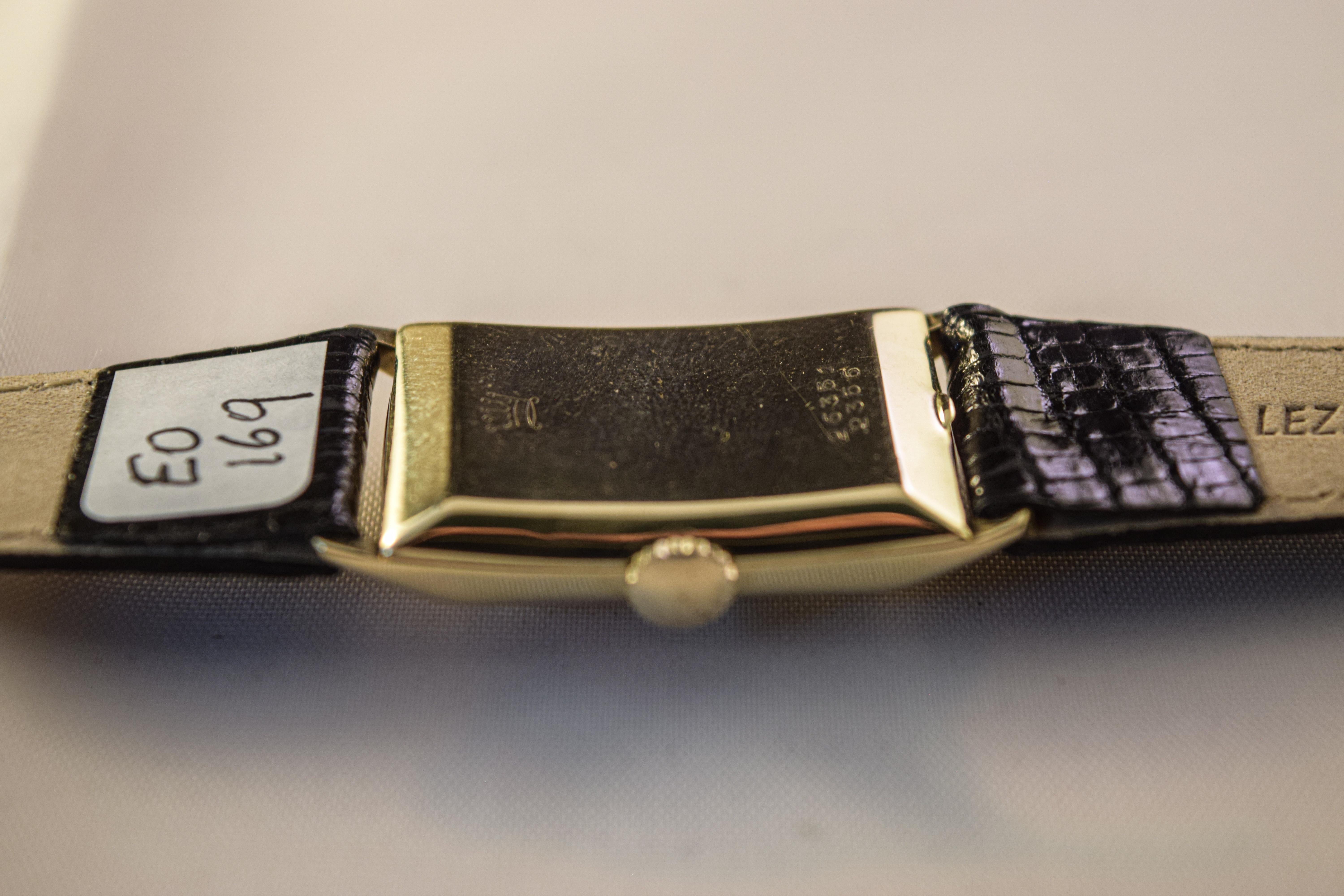 Rolex Äußerst seltene rechteckige Uhr aus massivem Gold 1930er Jahre im Angebot 9