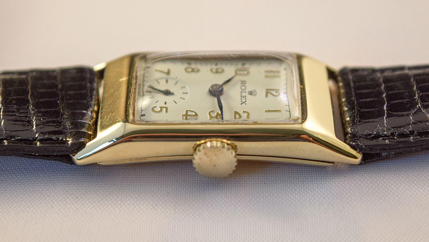 Rolex Äußerst seltene rechteckige Uhr aus massivem Gold 1930er Jahre im Zustand „Gut“ im Angebot in London, GB