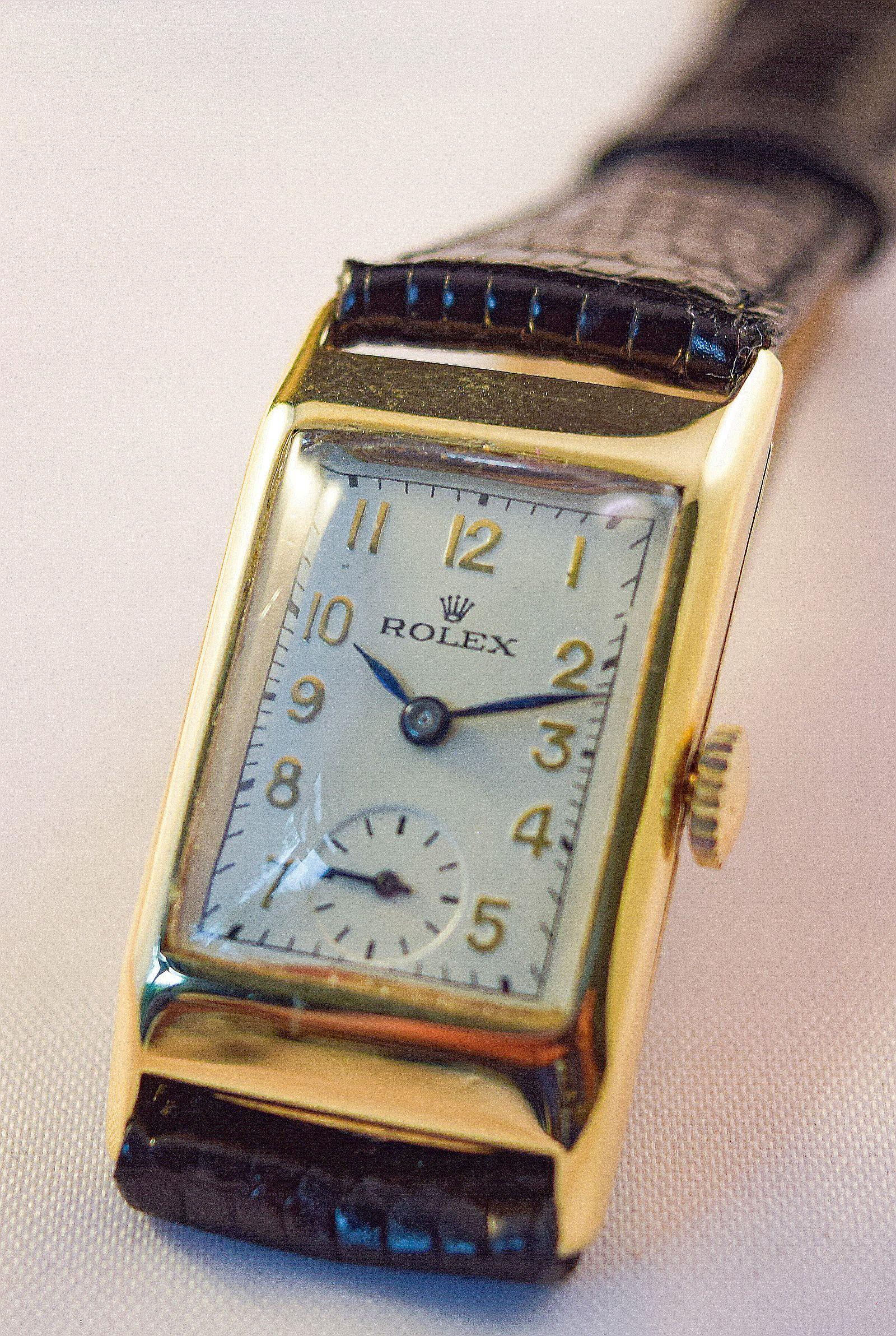 Rolex Äußerst seltene rechteckige Uhr aus massivem Gold 1930er Jahre für Damen oder Herren im Angebot