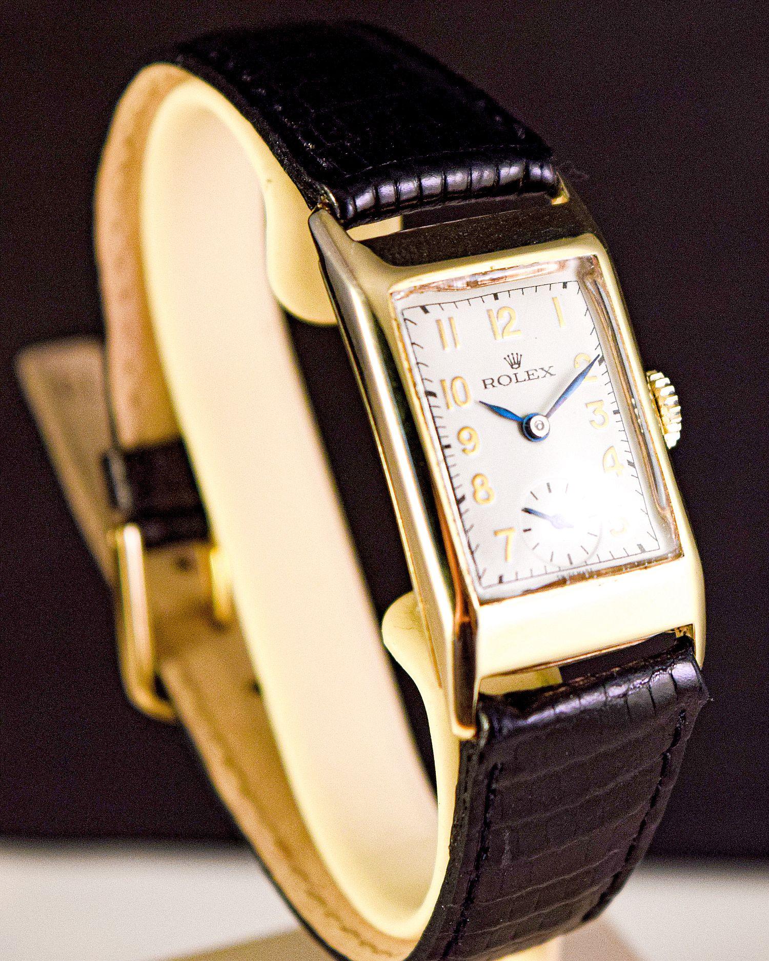 Rolex Montre rectangulaire extrêmement rare en or massif des années 1930 en vente 1
