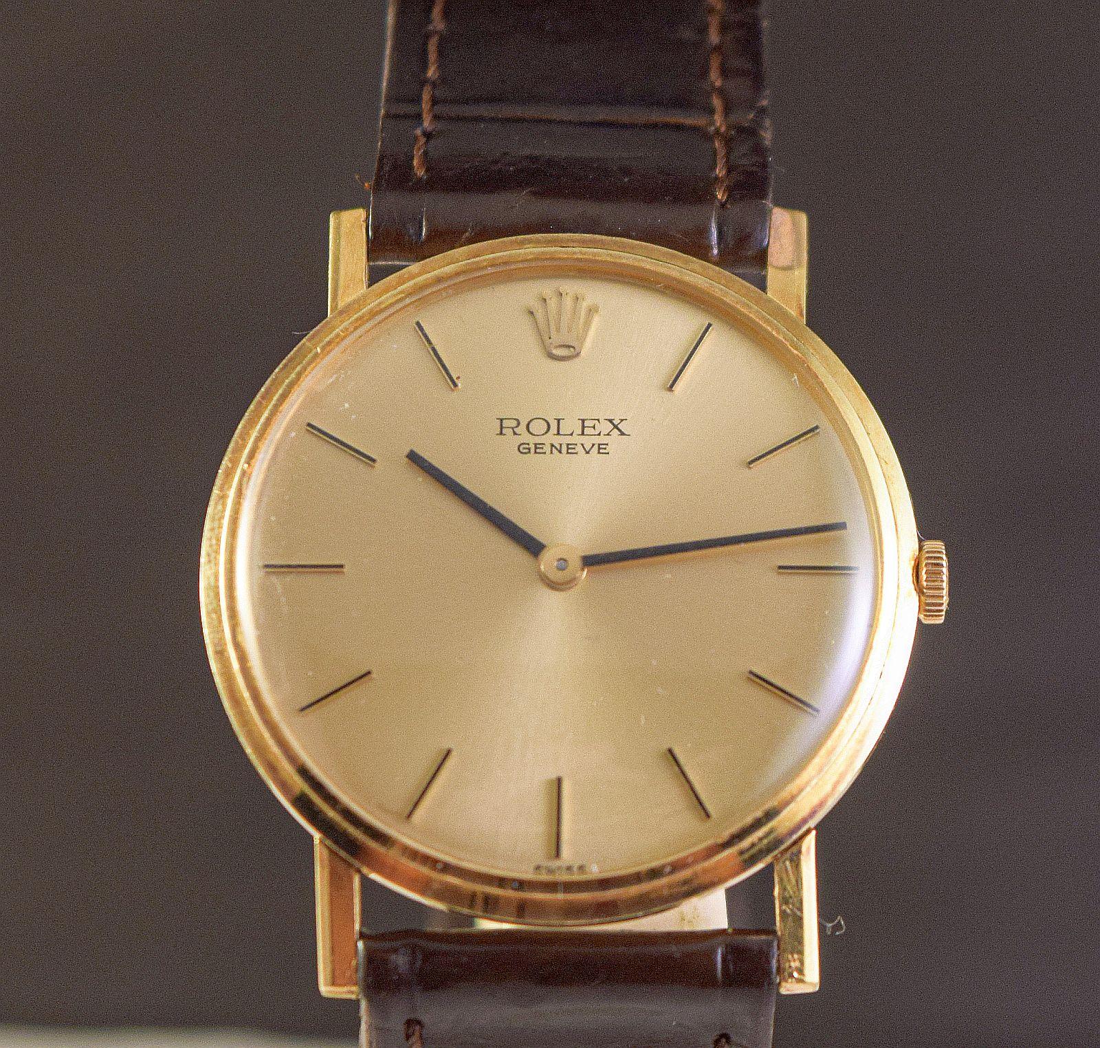 Rolex Geneve a very elegant 18 karat extra slim watch In Good Condition For Sale In London, GB